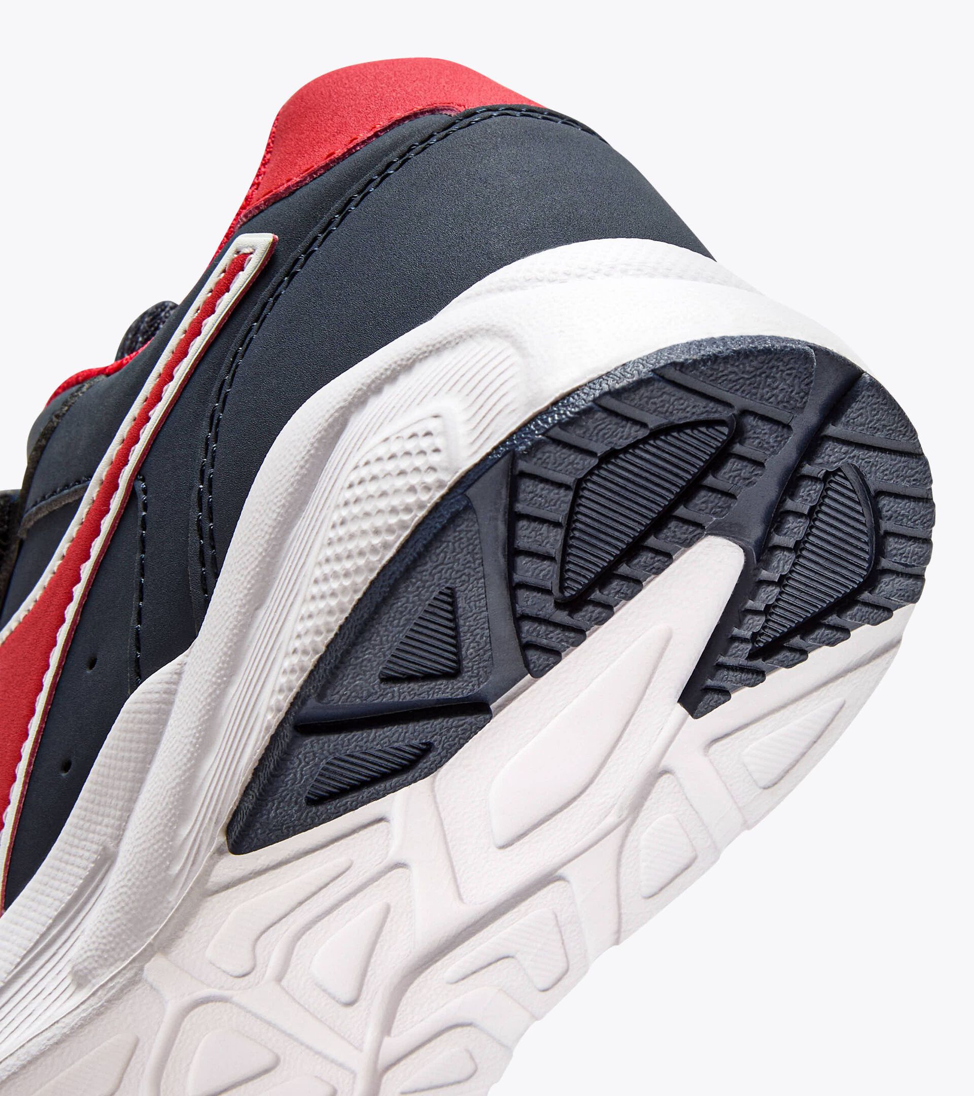Junior running shoe - All-gender
FALCON 5 SL JR V BLUE CORSAIR/WHITE/FIERY RED - Diadora