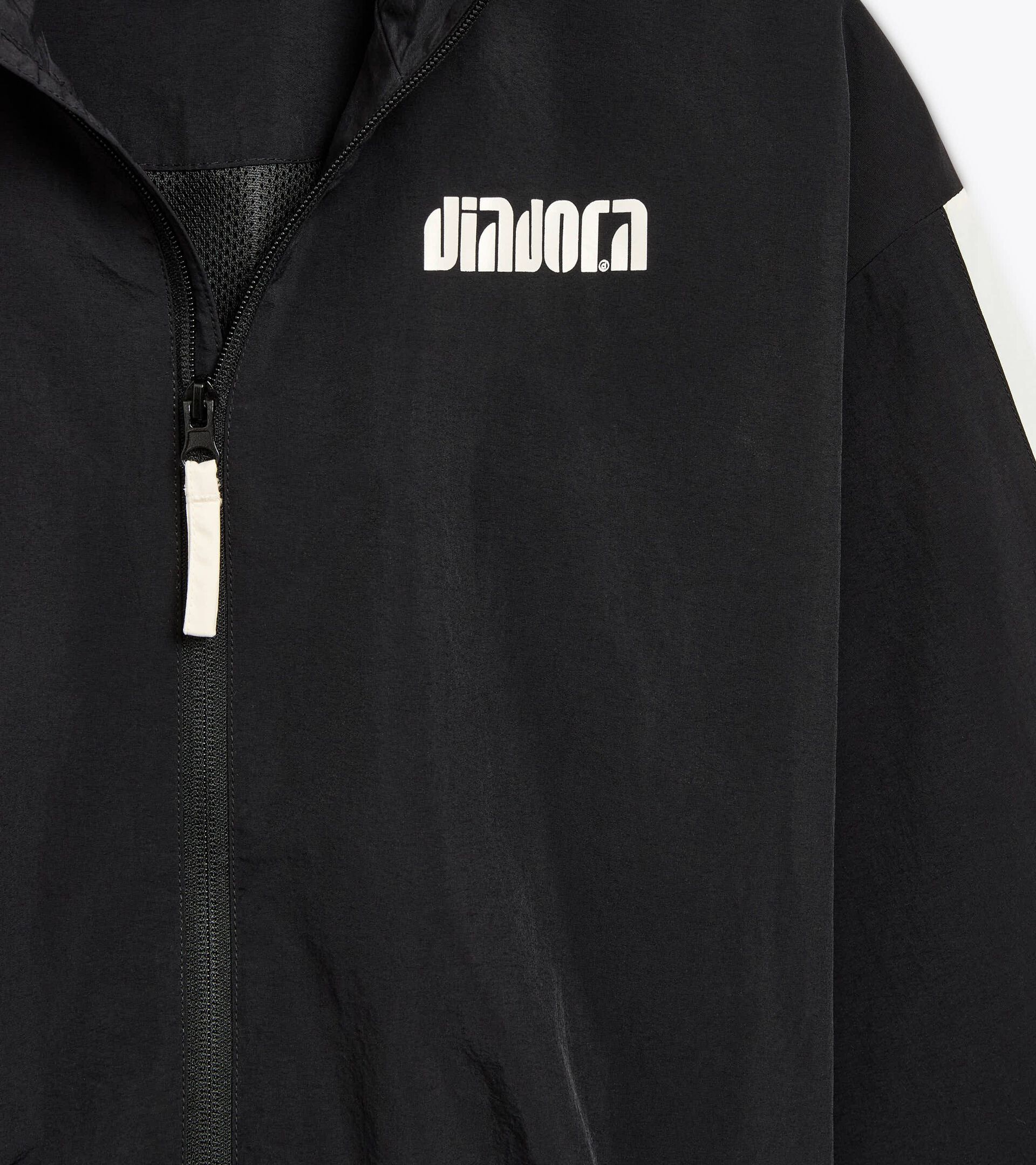 Track Jacket - Women’s
L. TRACK JACKET ATHL. LOGO BLACK - Diadora