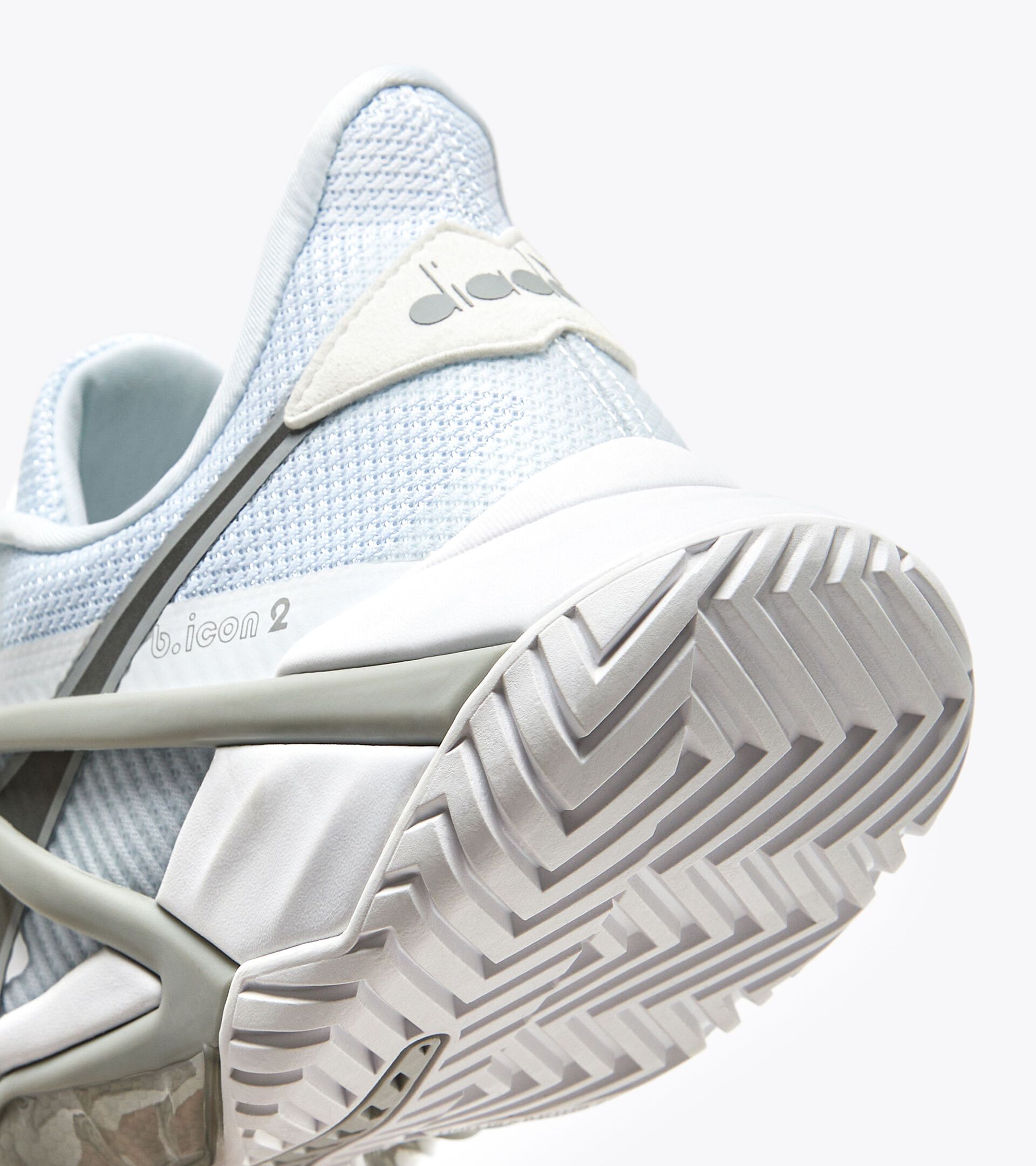Tennis shoes for hard surfaces or clay courts - Women B.ICON 2 W AG WHITE/SILVER - Diadora