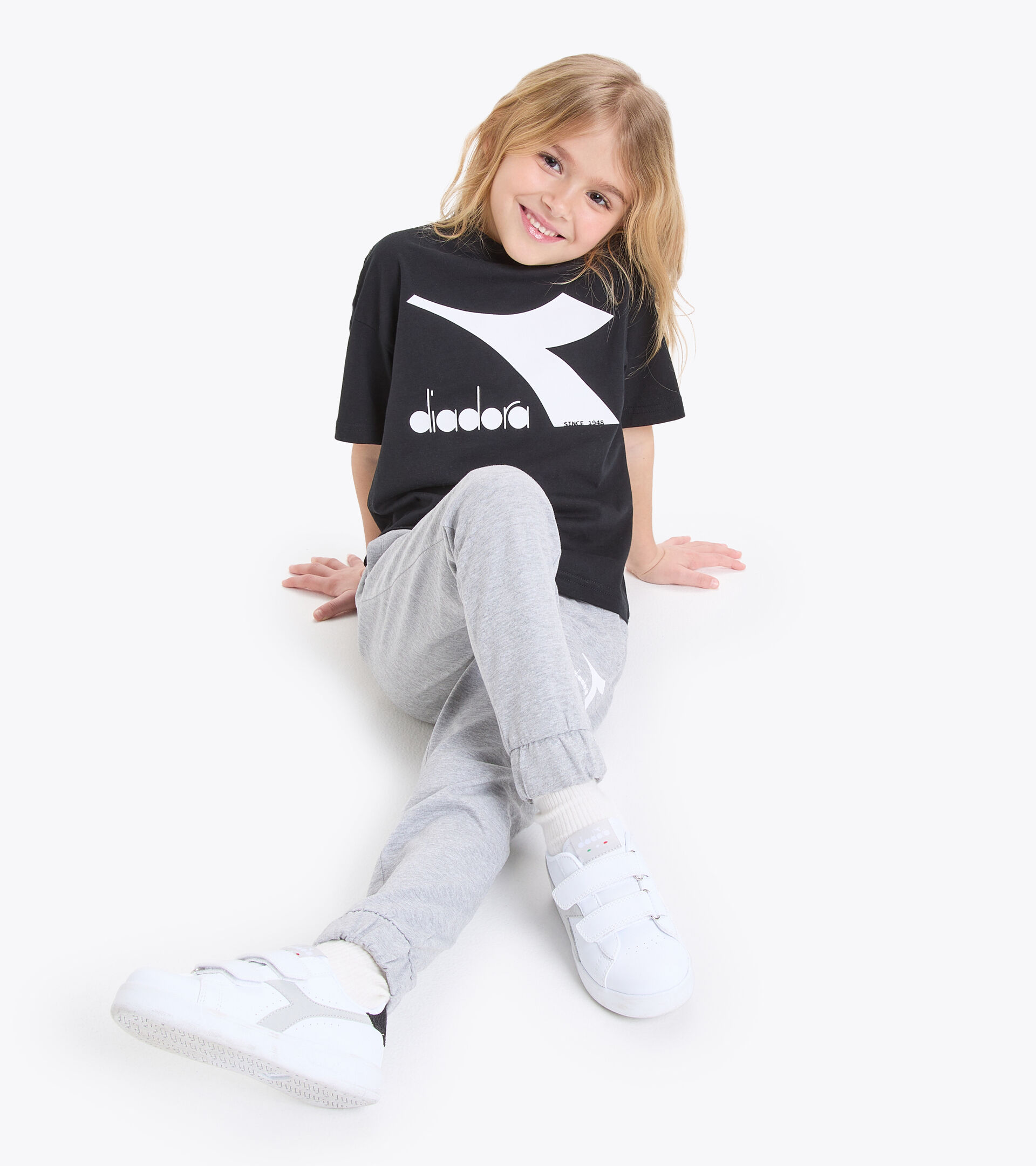 Camiseta deportiva - Niños y Niñas
 JU.T-SHIRT SS BL NEGRO - Diadora