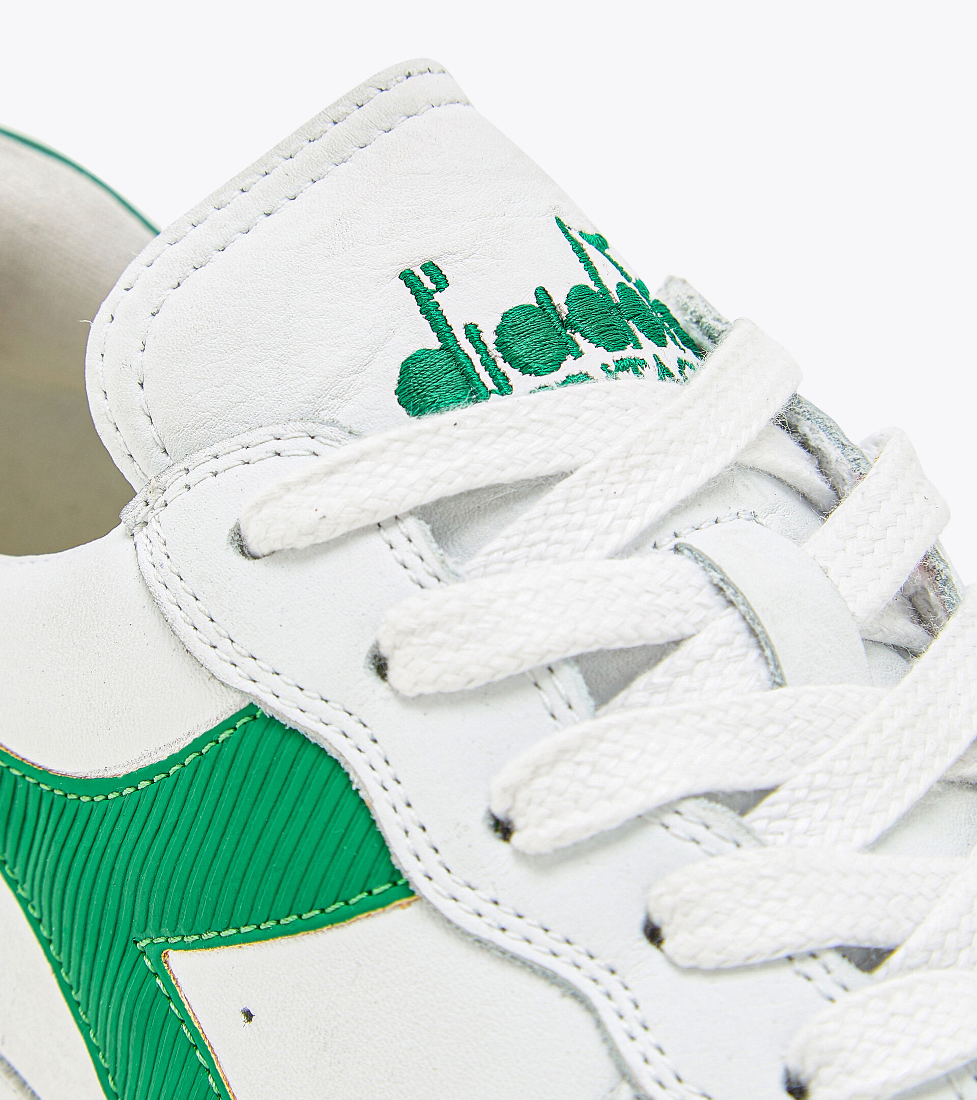 Heritage shoes - Unisex MI BASKET LOW USED WHITE/VERDANT GREEN - Diadora
