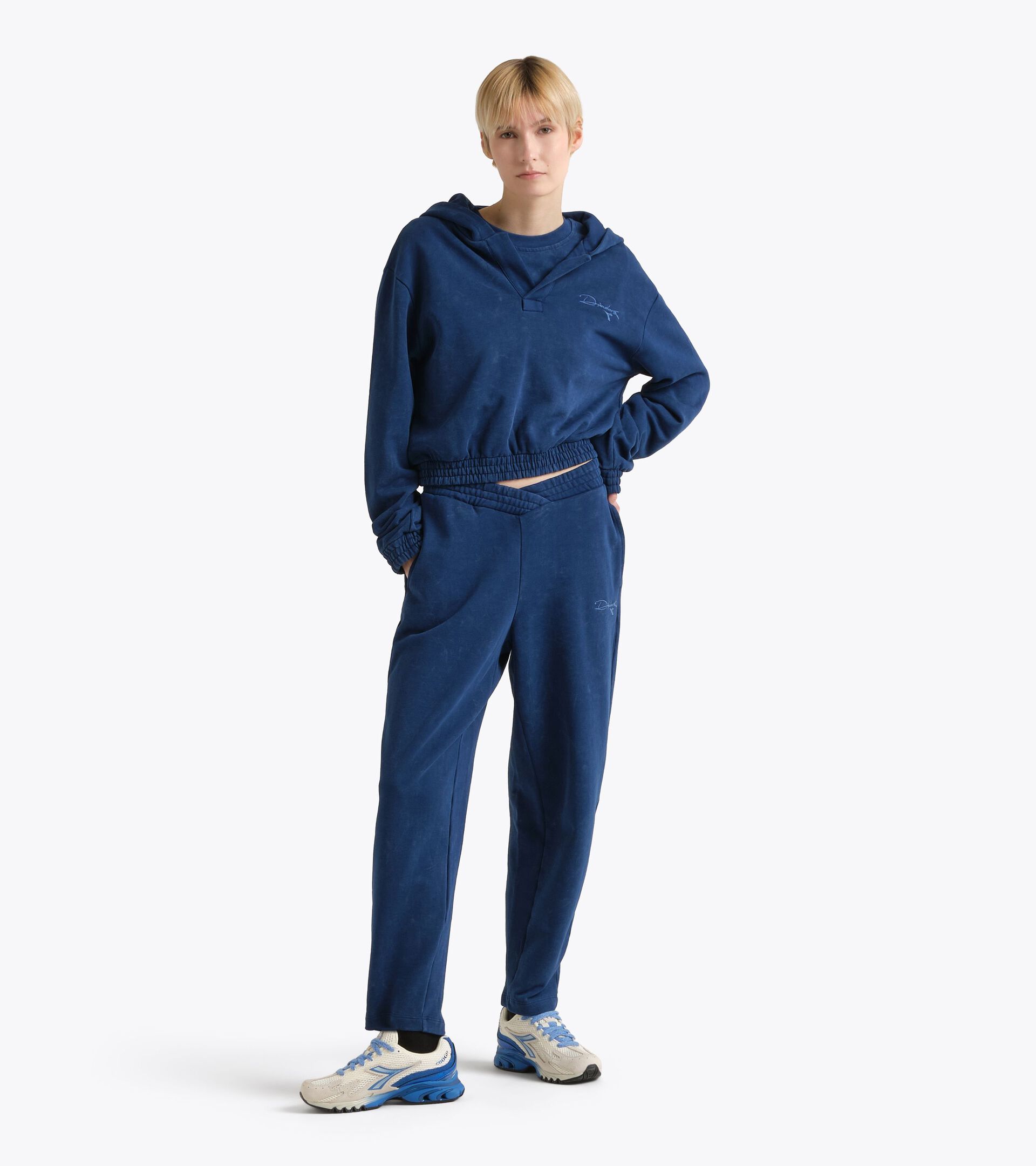 Sudadera de algod&oacute;n grueso estilo retro - Mujer

 L. HOODIE AVENUE LAB AZUL MARINO PEONIA - Diadora