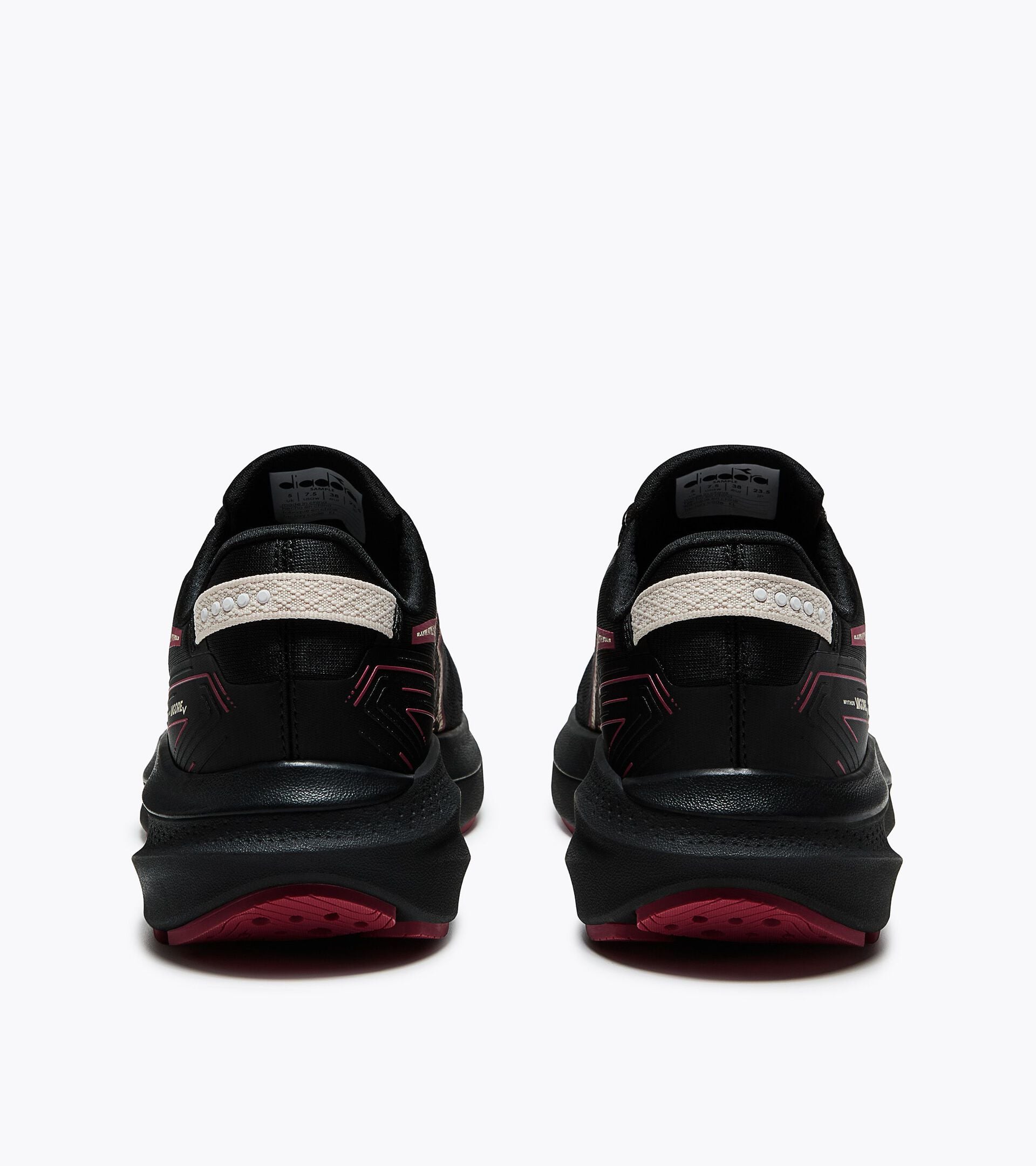 Running shoe - Stability and protection - Women&rsquo;s MYTHOS BLUSHIELD VIGORE V W BLACK/EARTH RED - Diadora