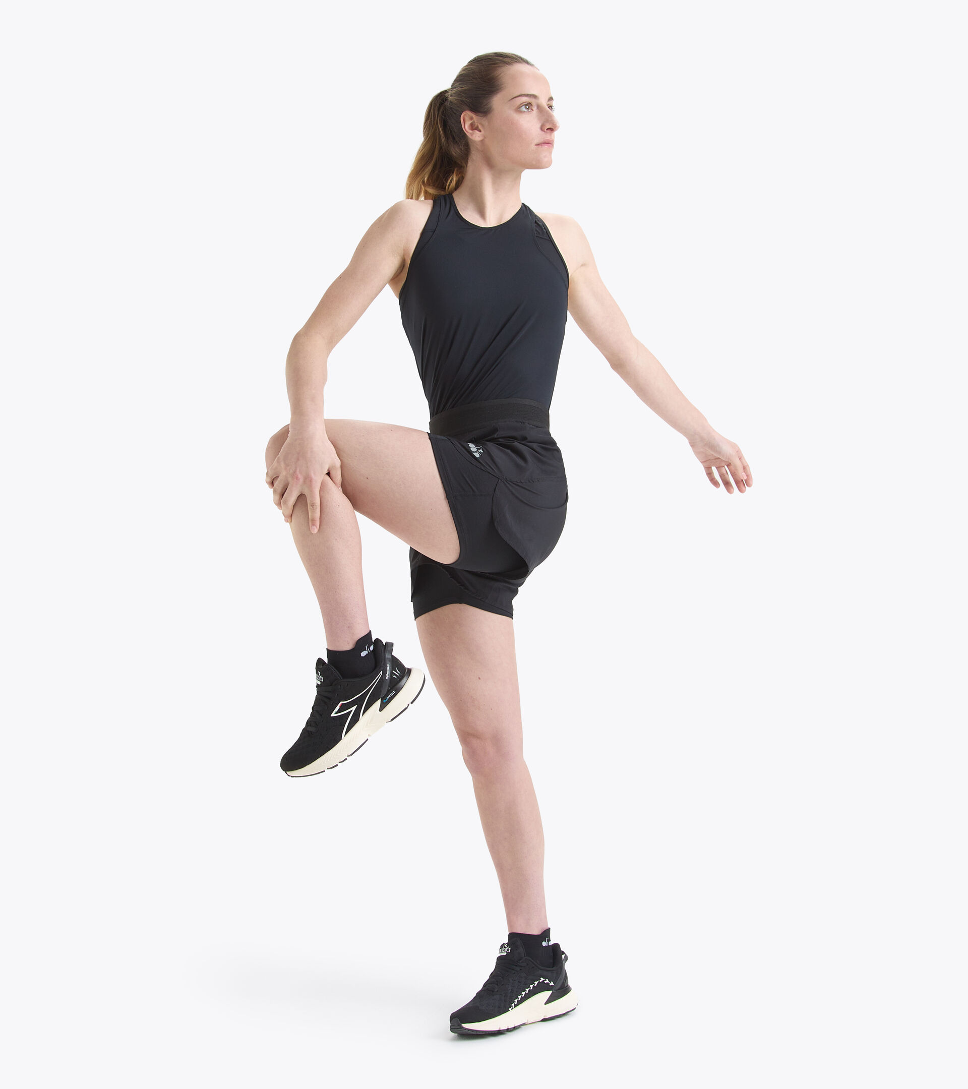 Running shorts - Women  L. DOUBLE LAYER SHORTS BE ONE BLACK - Diadora