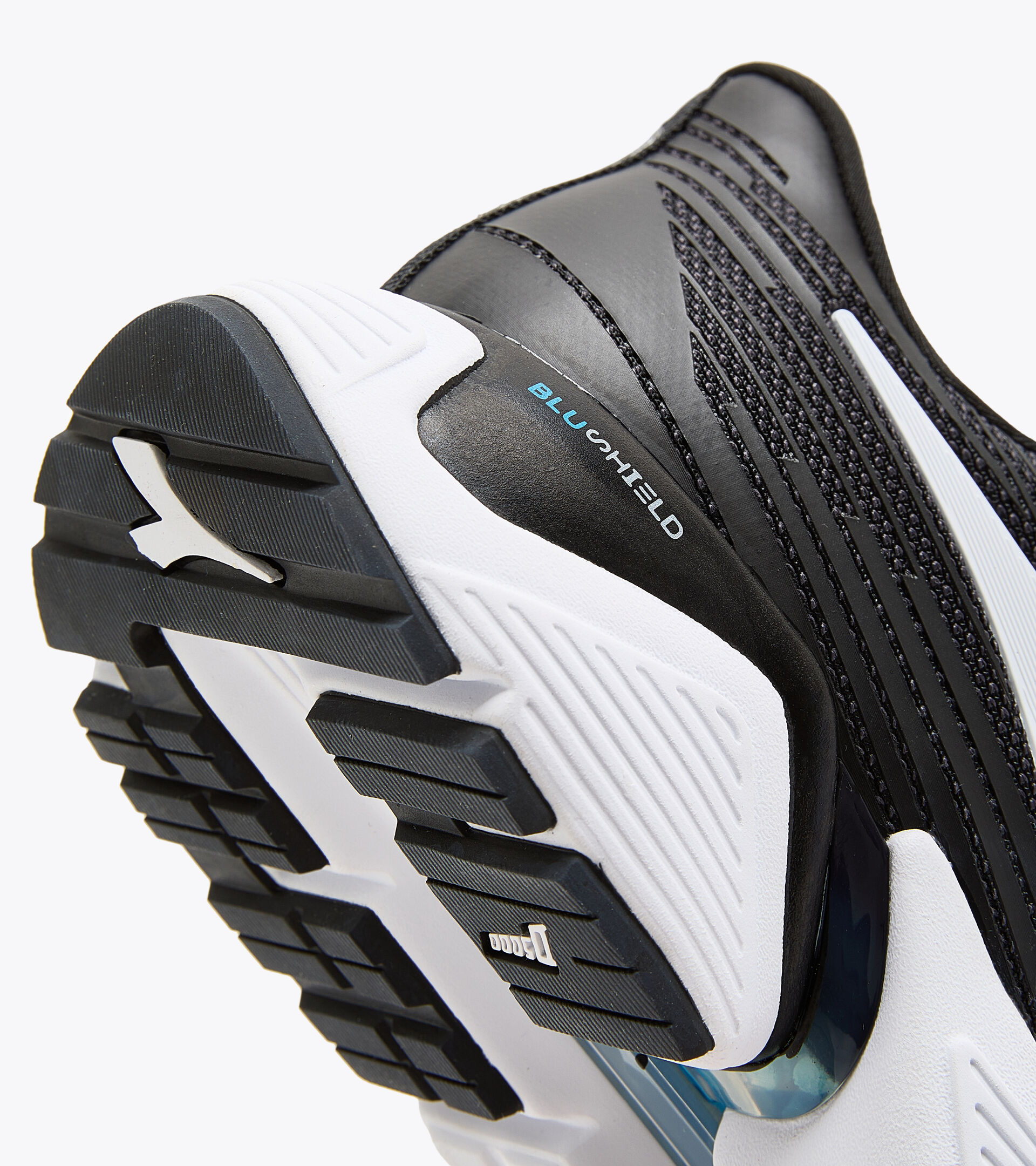 Running shoes - Women MYTHOS BLUSHIELD VIGORE W BLACK/WHITE (C7406) - Diadora