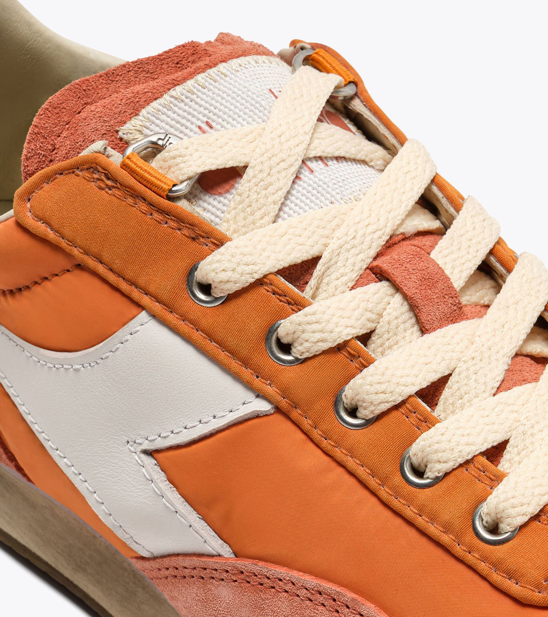 Sneaker Heritage in suede - Per ogni genere EQUIPE VELA SW ARANCIO TULIPANO - Diadora
