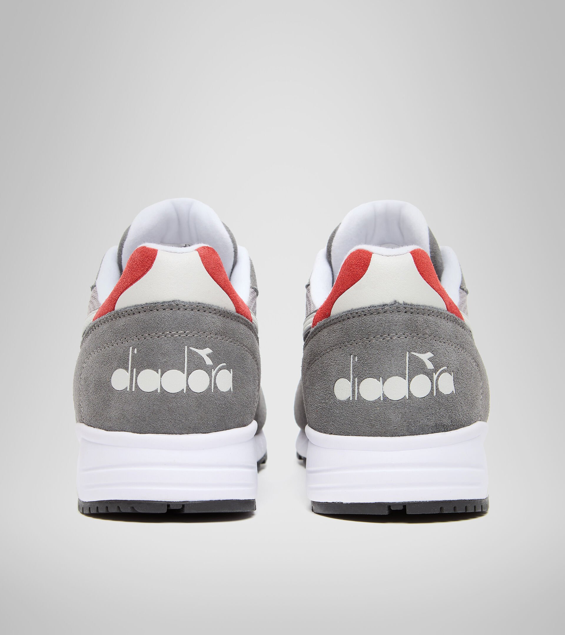 Footwear Sportswear UNISEX N902 S GRIS CARBON Diadora