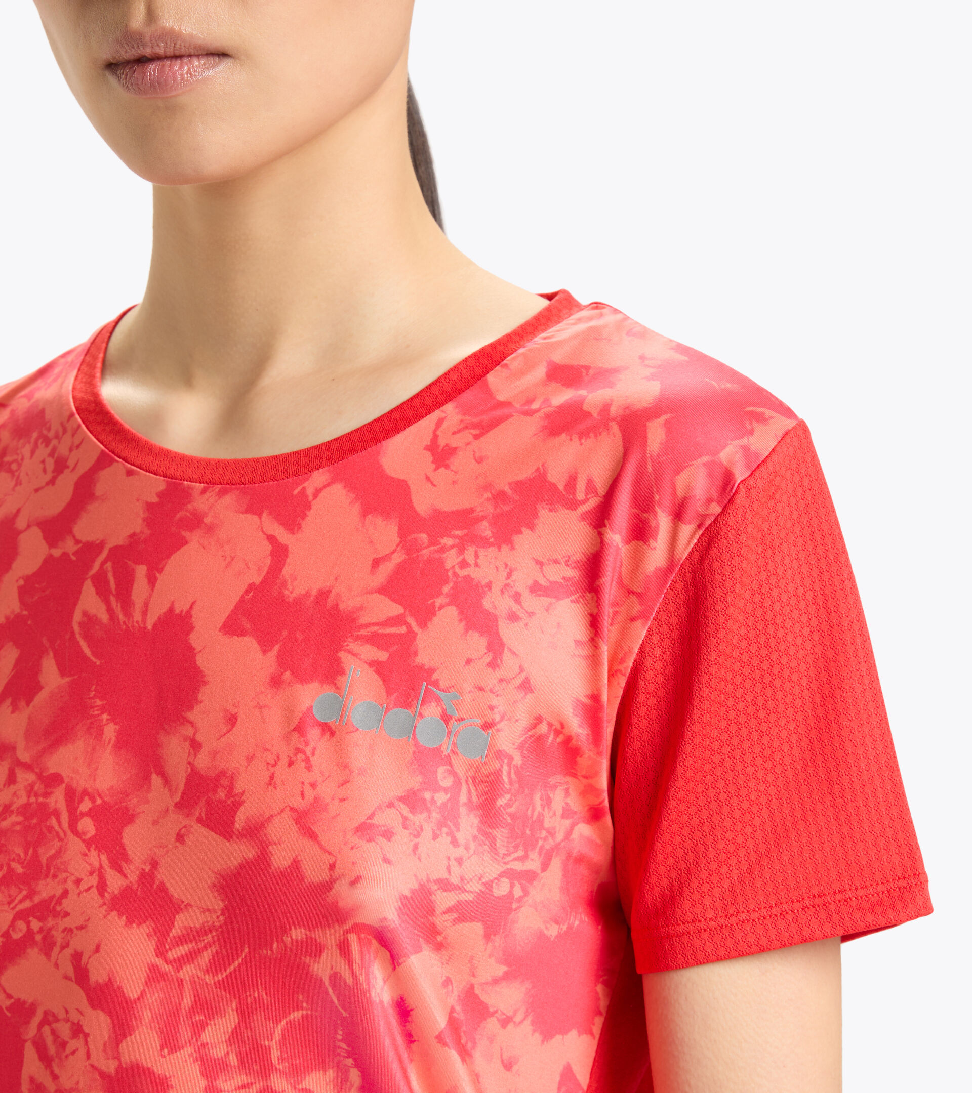 Super-light running T-shirt - Women L. SUPER LIGHT SS T-SHIRT BE ONE FLOWERED GARDEN - Diadora