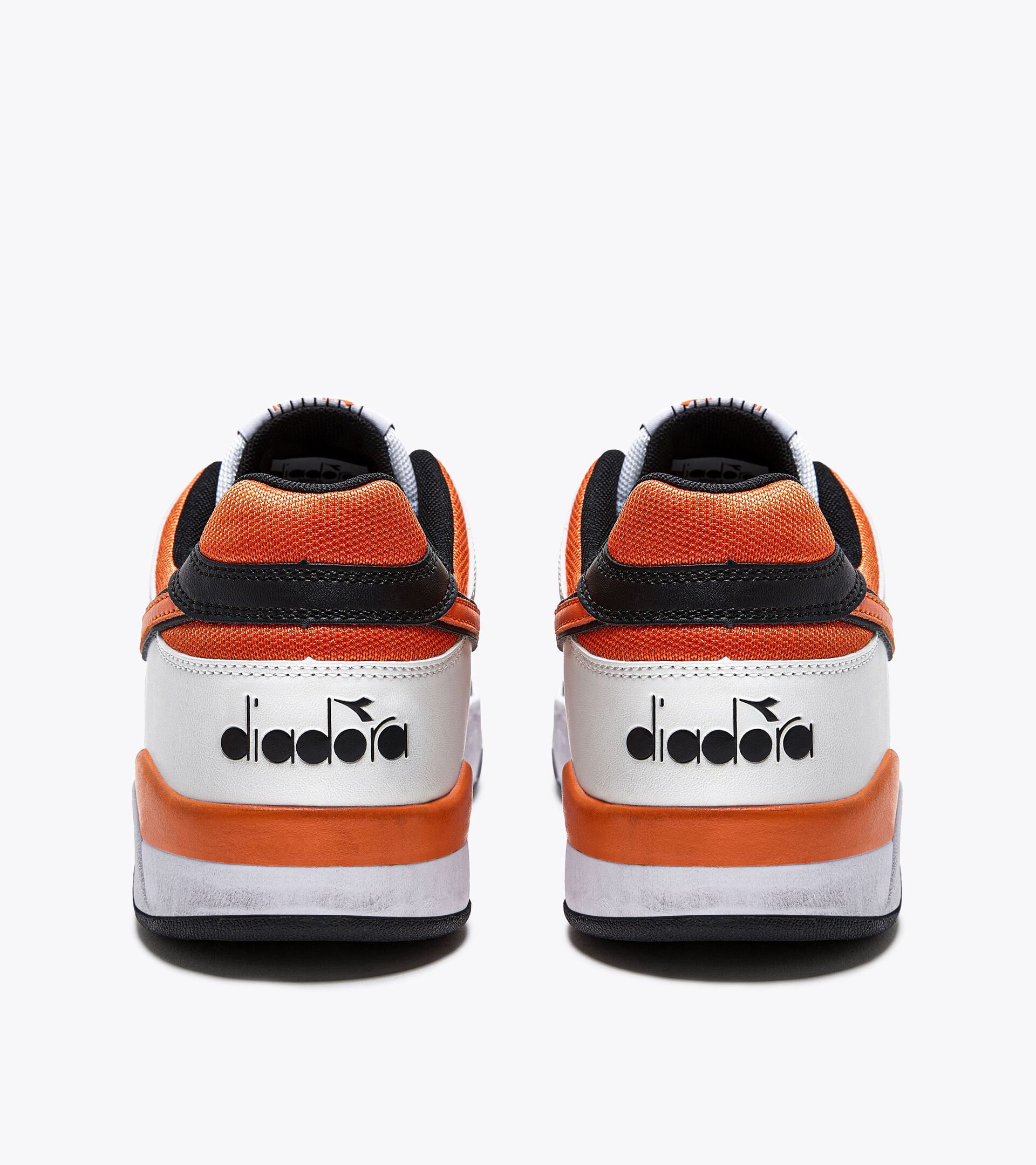 Sporty sneakers - Gender neutral B.56 ICONA NECTARINE /SUPER WHITE - Diadora