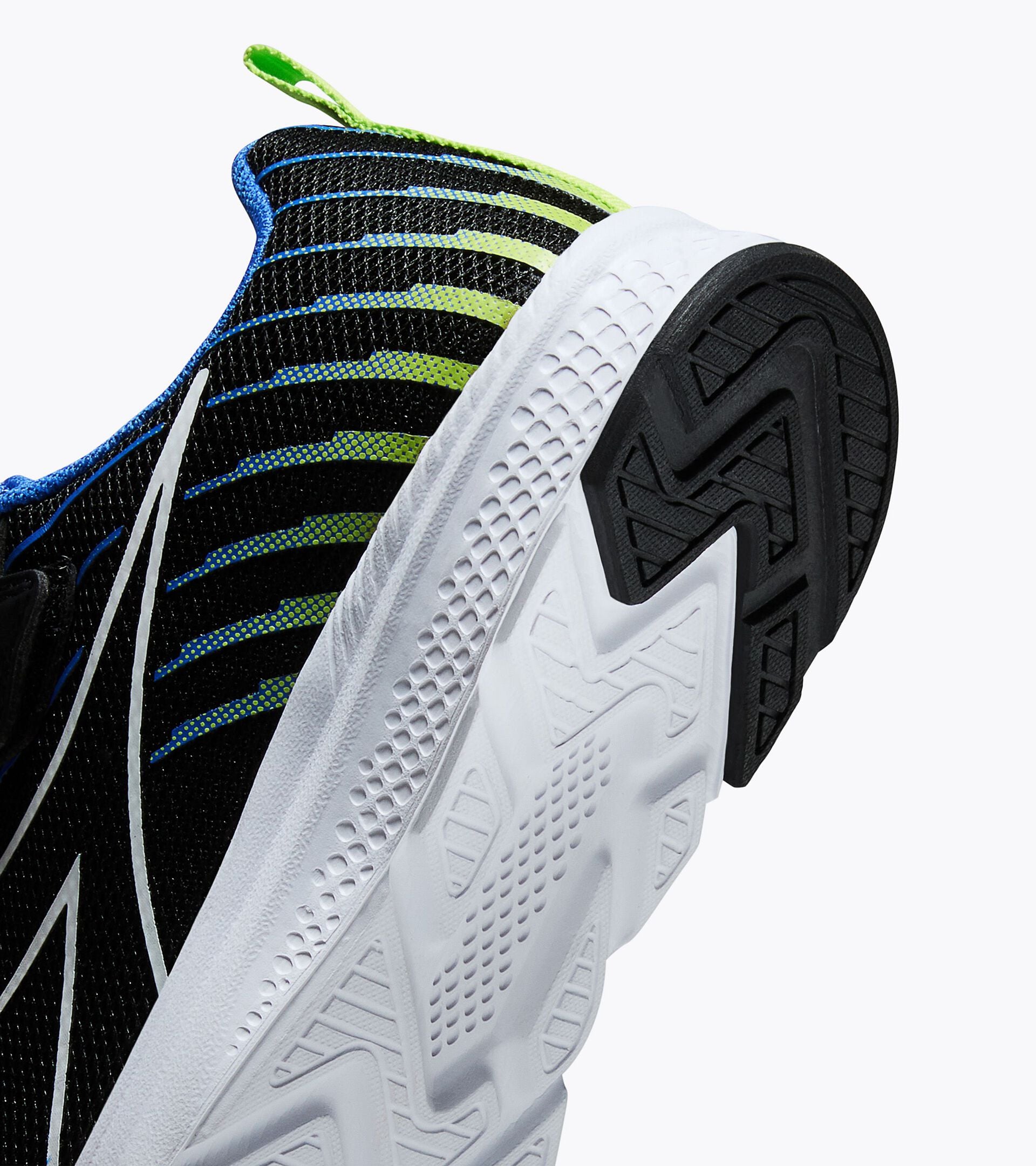Chaussure de course junior - Tous genres FALCON 6 JR V NERO/BIANCO/BLU PALAZZO - Diadora