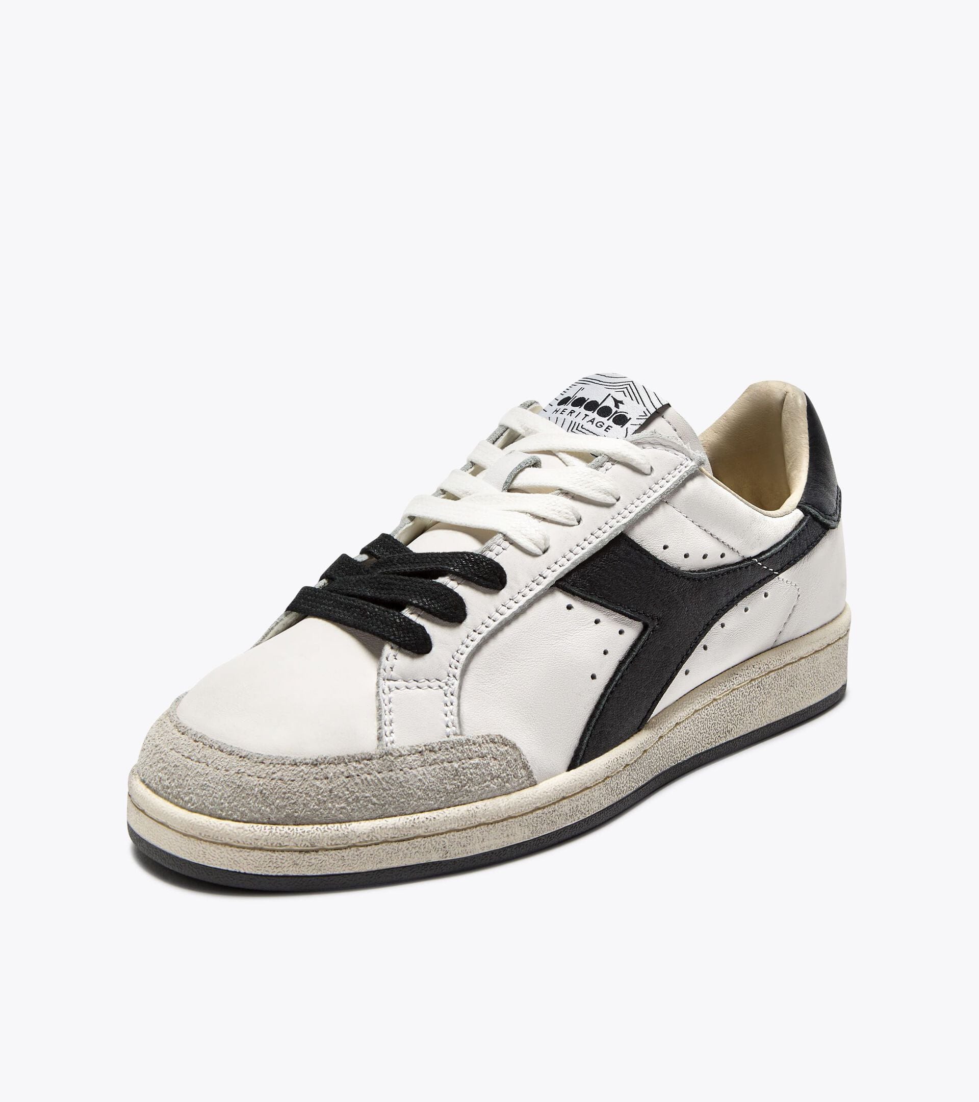 Sneakers Heritage en cuir - Pour tous les genres
 PRESTIGE USED BLANC/NOIR (C0351). - Diadora