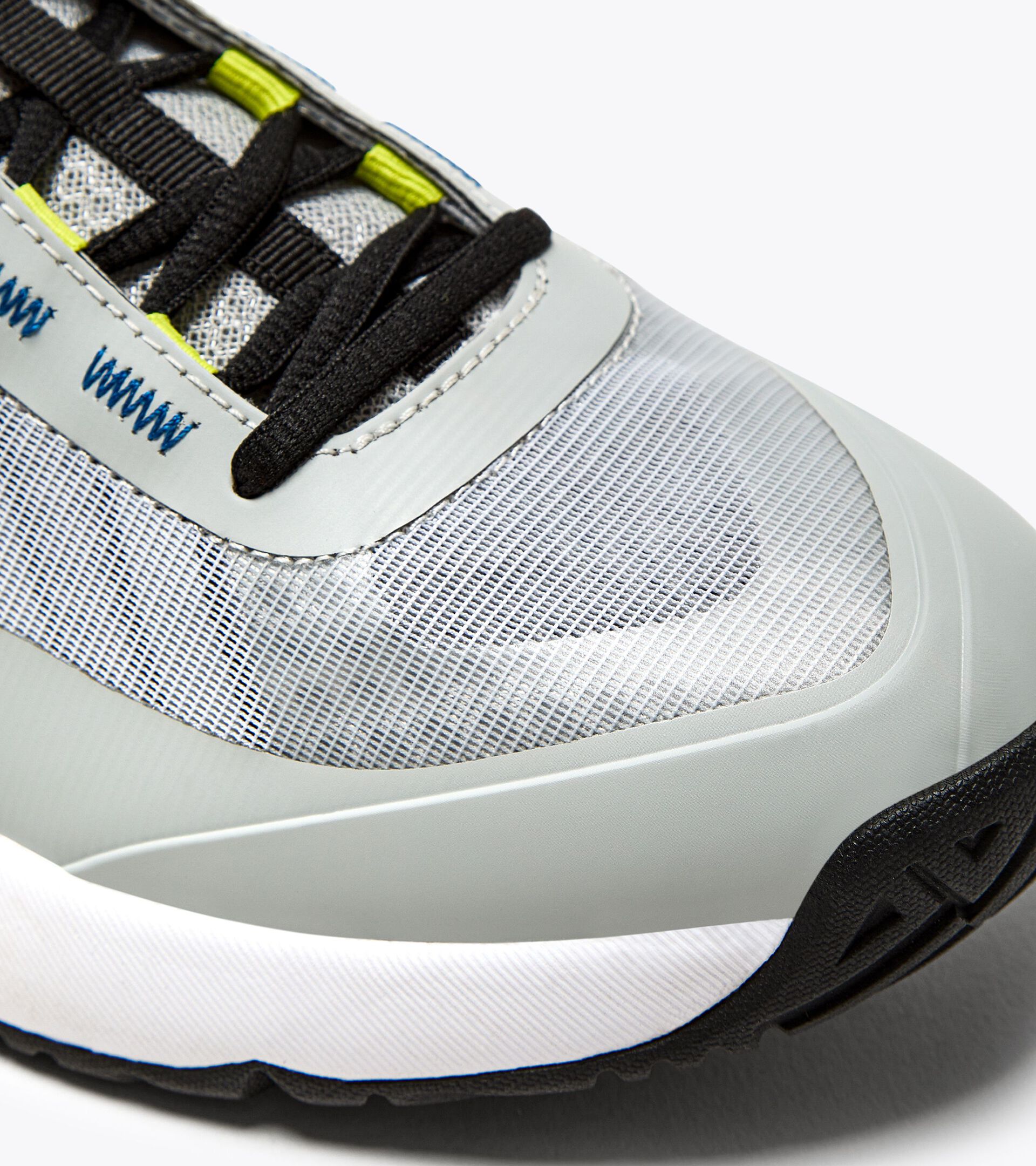 FINALE AG Tennis shoes for hard surfaces or clay courts Men Diadora