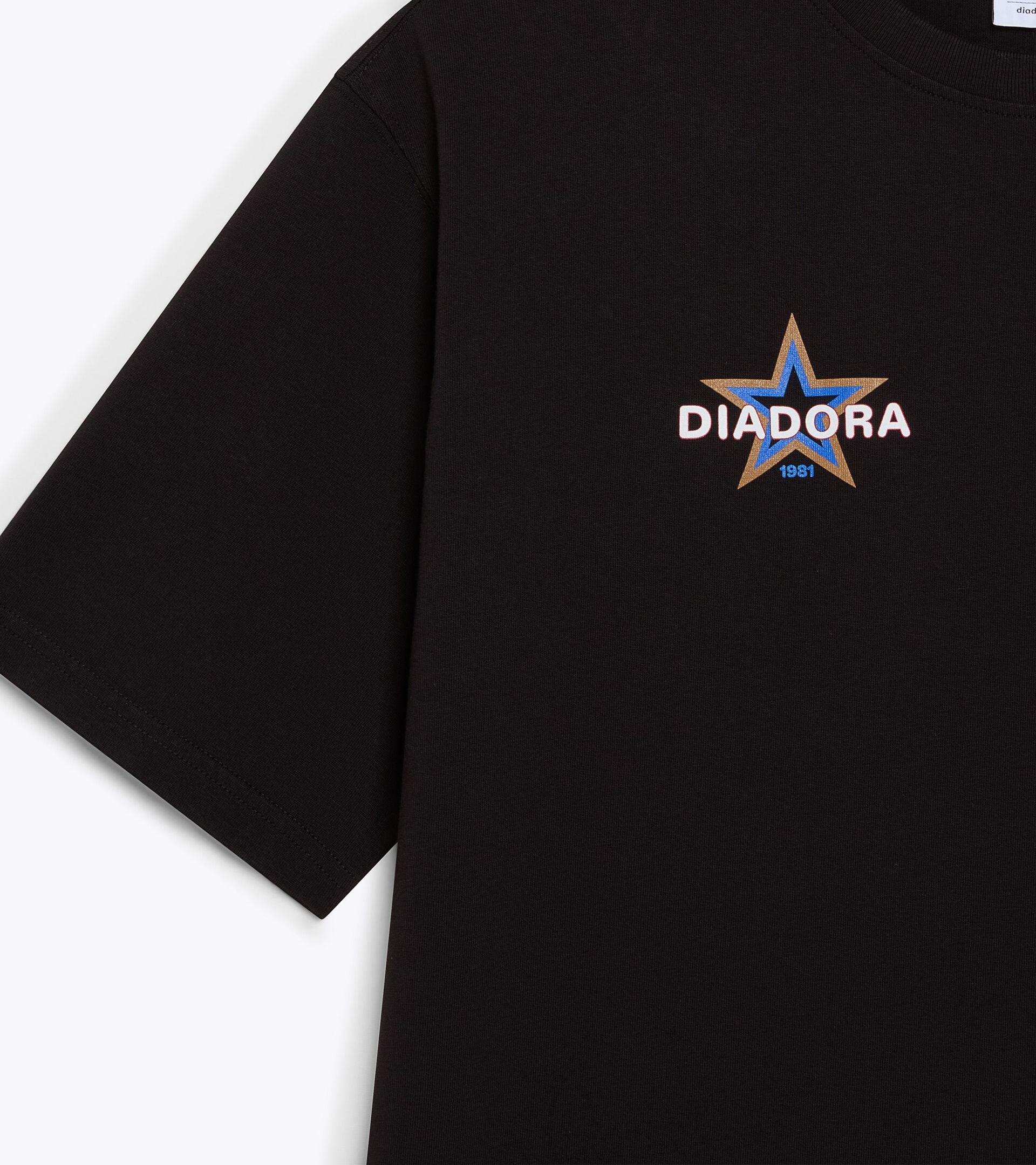 Camiseta de algod&oacute;n reciclado - Made in Italy - Para todos los g&eacute;neros T-SHIRT SS LEGACY II NEGRO AZABACHE - Diadora