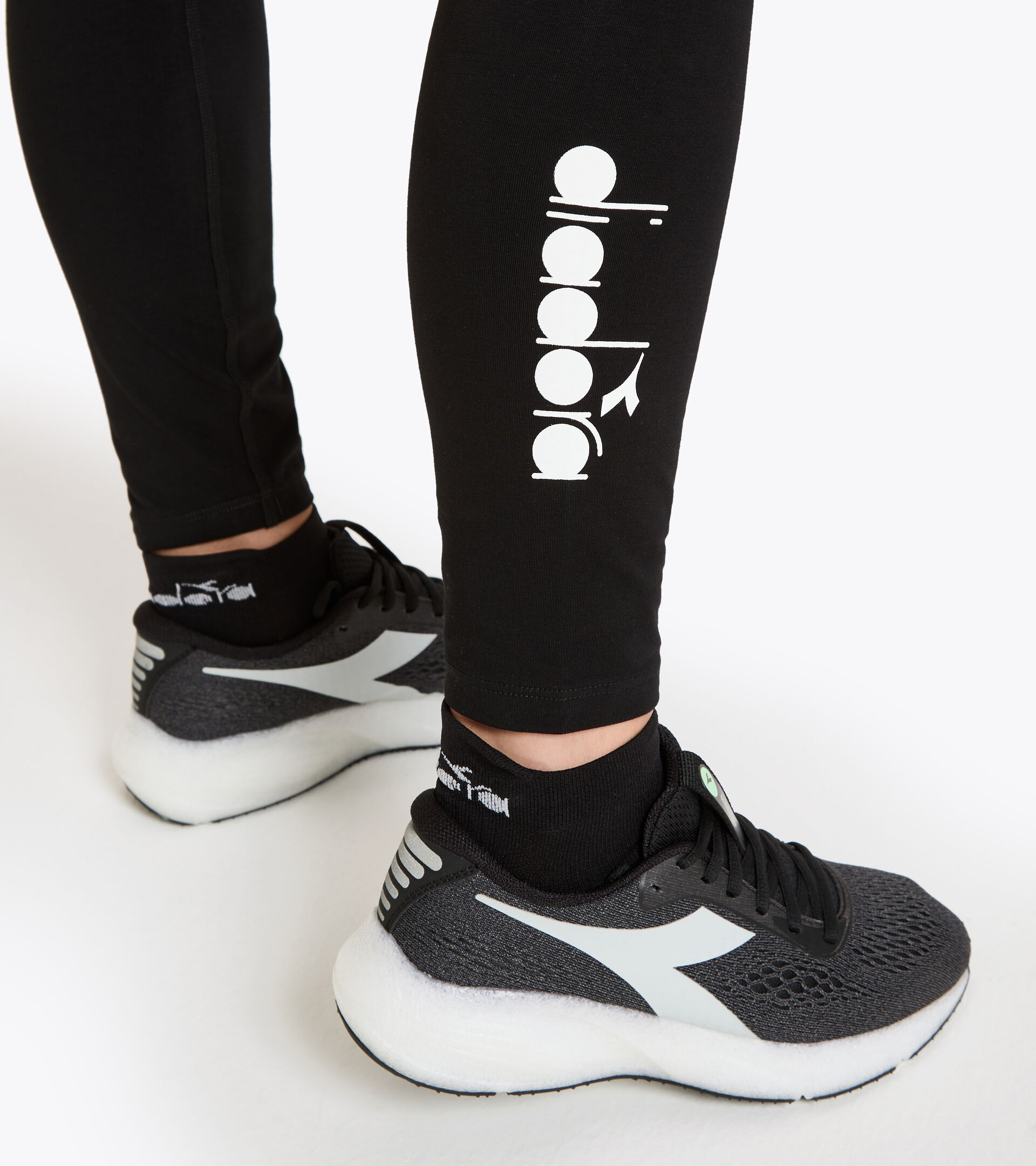 Women's workout leggings L. STC LEGGINGS BUDDYFIT BLACK - Diadora