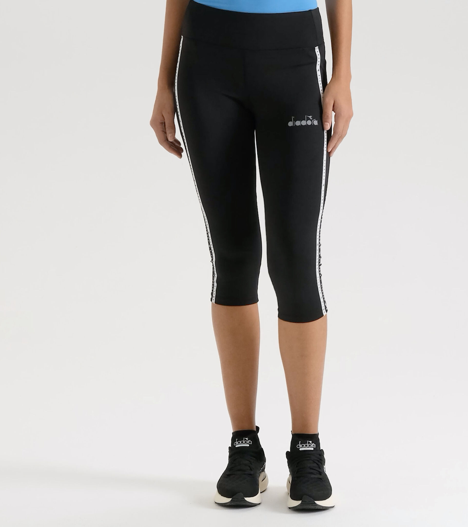 Contrast Mesh Sports Capri With Phone Pocket