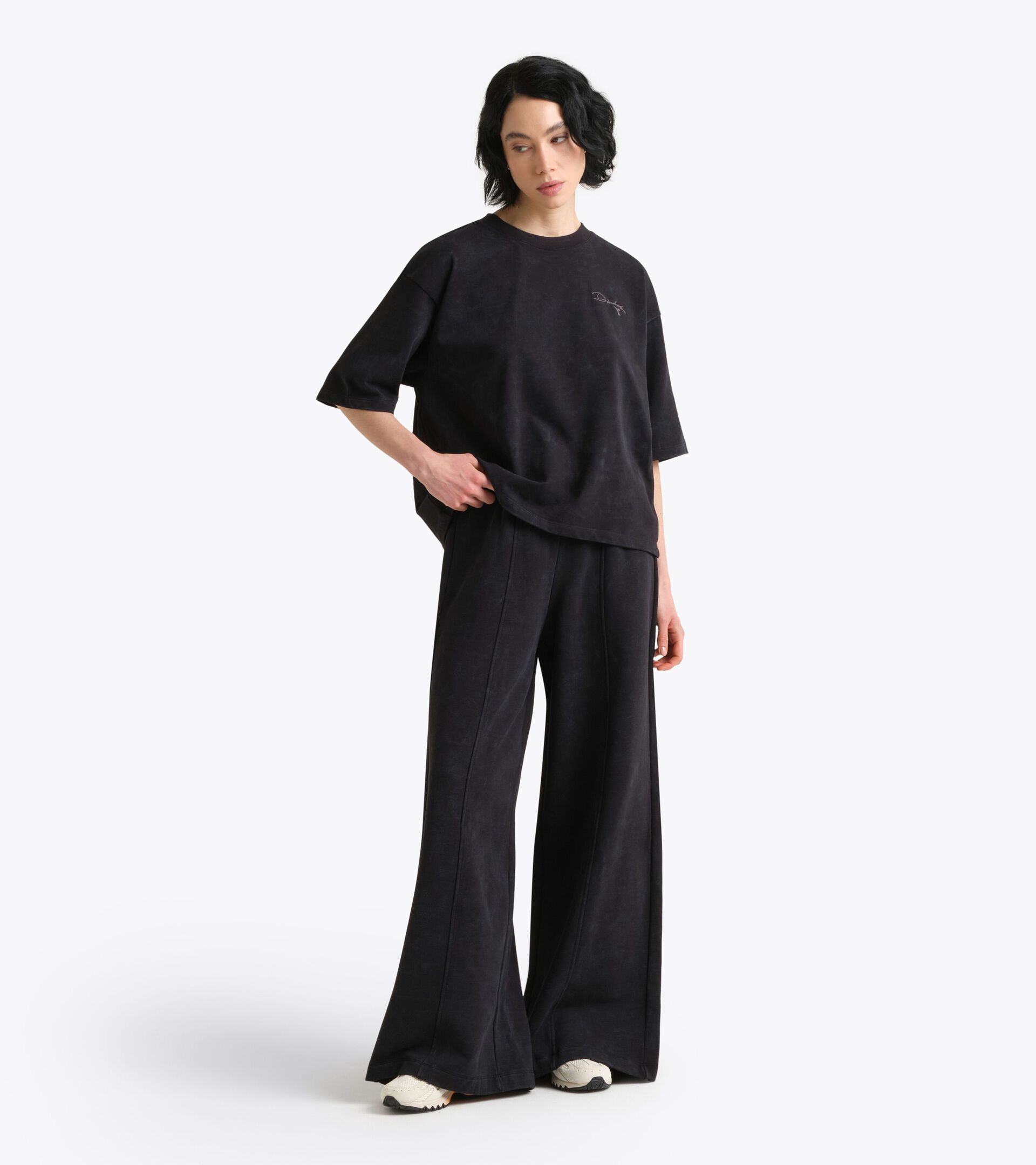 Retro-inspired, Cotton Flared Pants - Women&rsquo;s L. FLARE PANTS AVENUE LAB BLACK COAL - Diadora