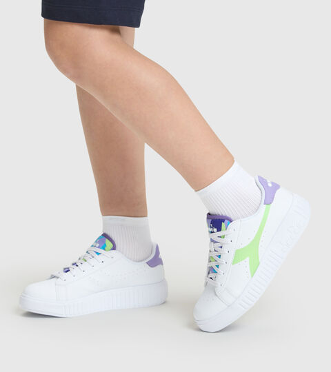 GAME STEP WONDERLAND GS, WHITE/GLYSINE Sports shoes - Junior 8-16 years GAME STEP WONDERLAND GS WHITE/GLYSINE - Diadora