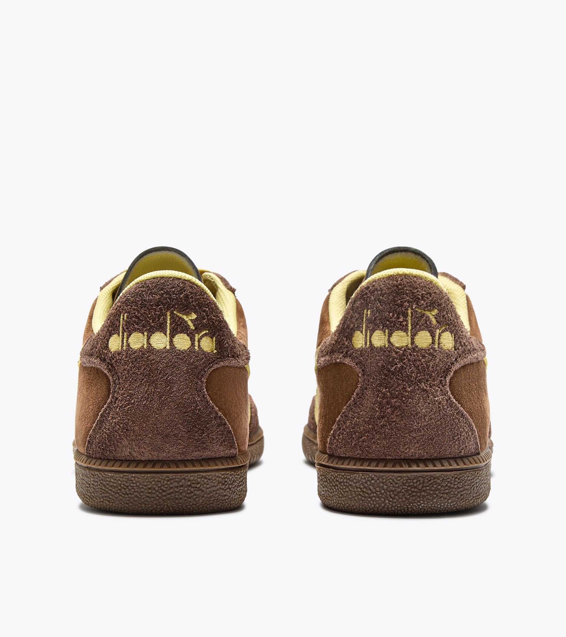 Zapatilla - Para todos los géneros TRAINER HAIRY MARRON TIERRA - Diadora