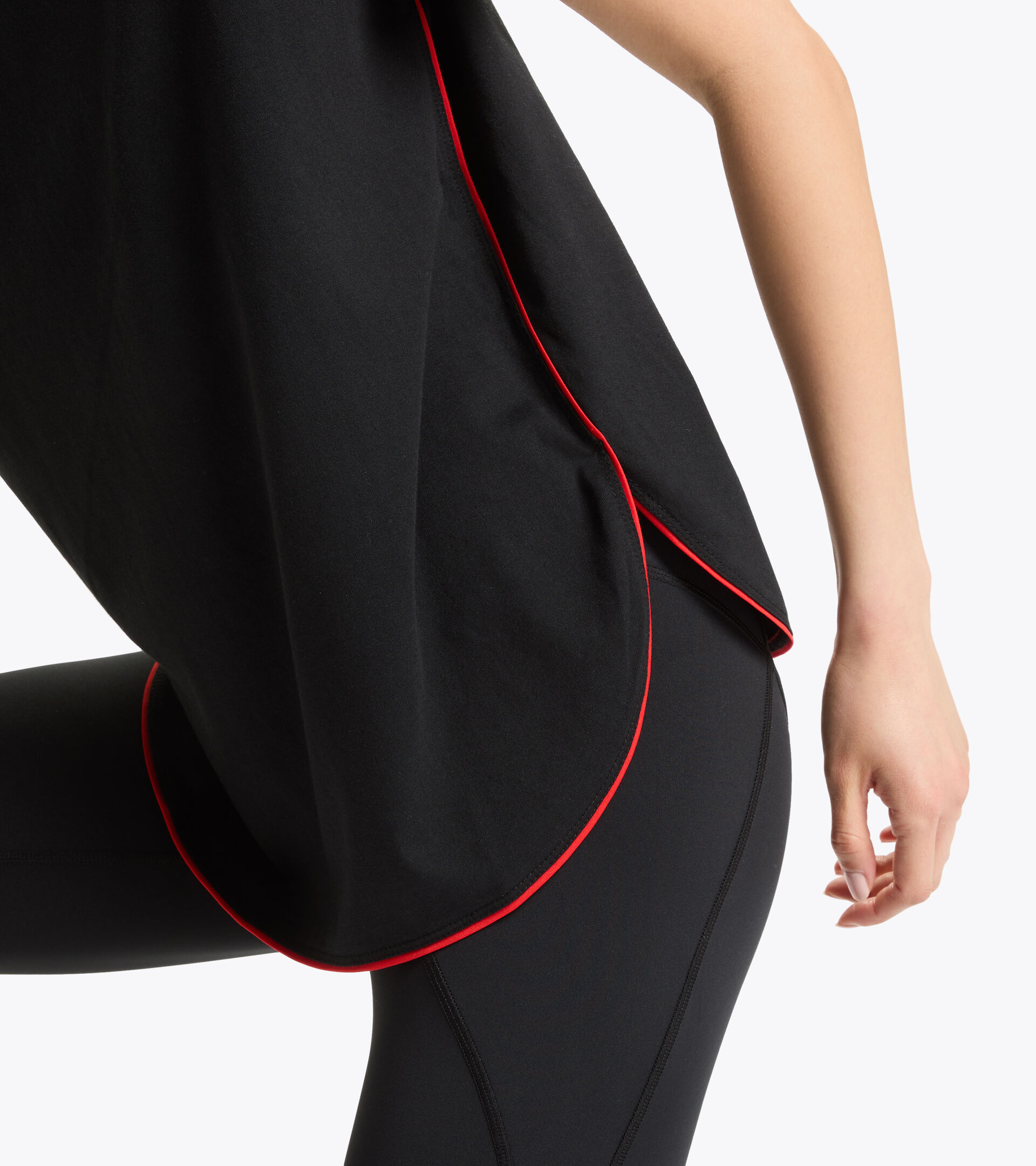 Running vest top - Women  L. SS T-SHIRT PLUS BE ONE W BLACK - Diadora