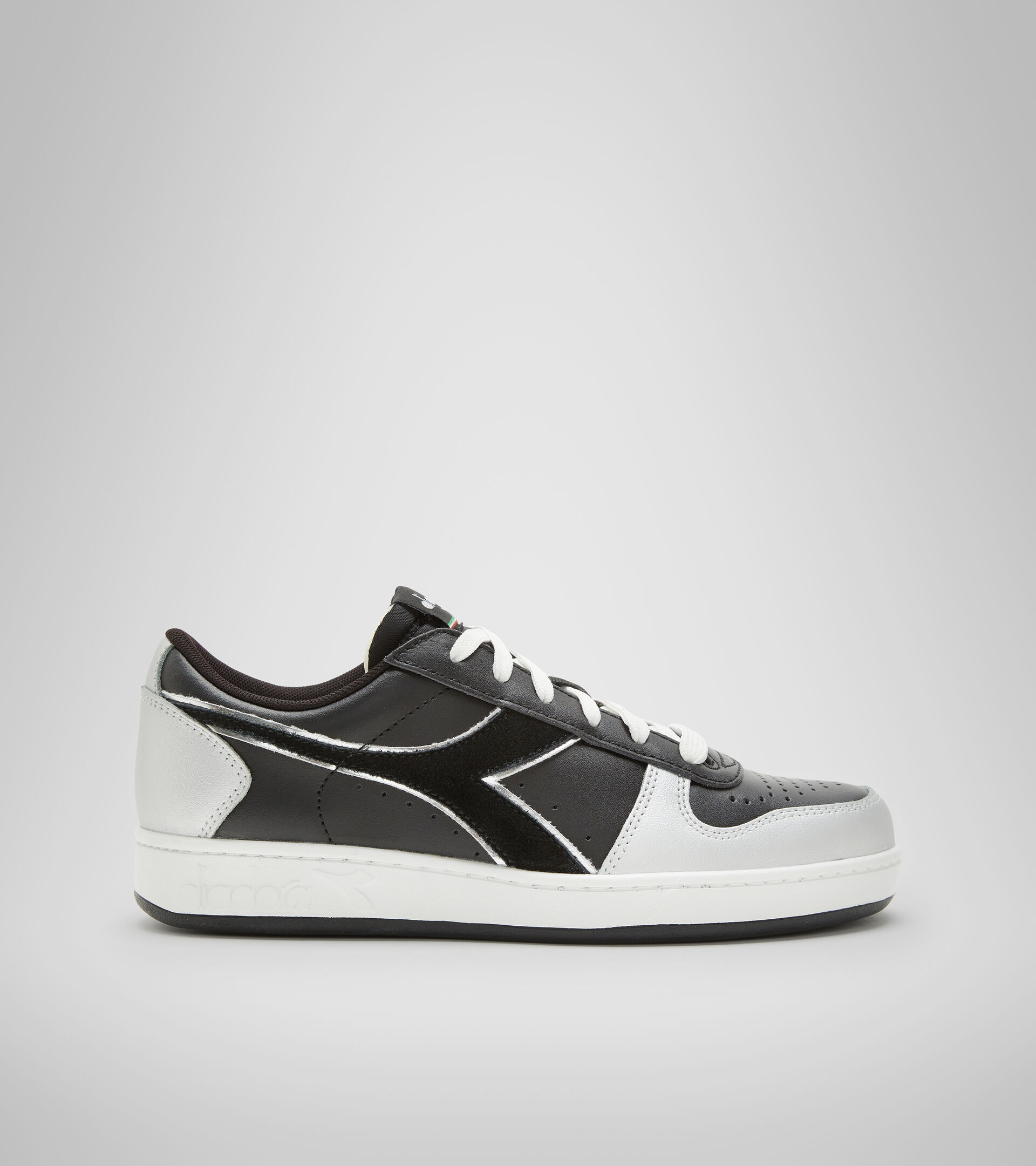 Sports shoes - Women MAGIC BASKET LOW SPACE WN BLACK/METAL - Diadora