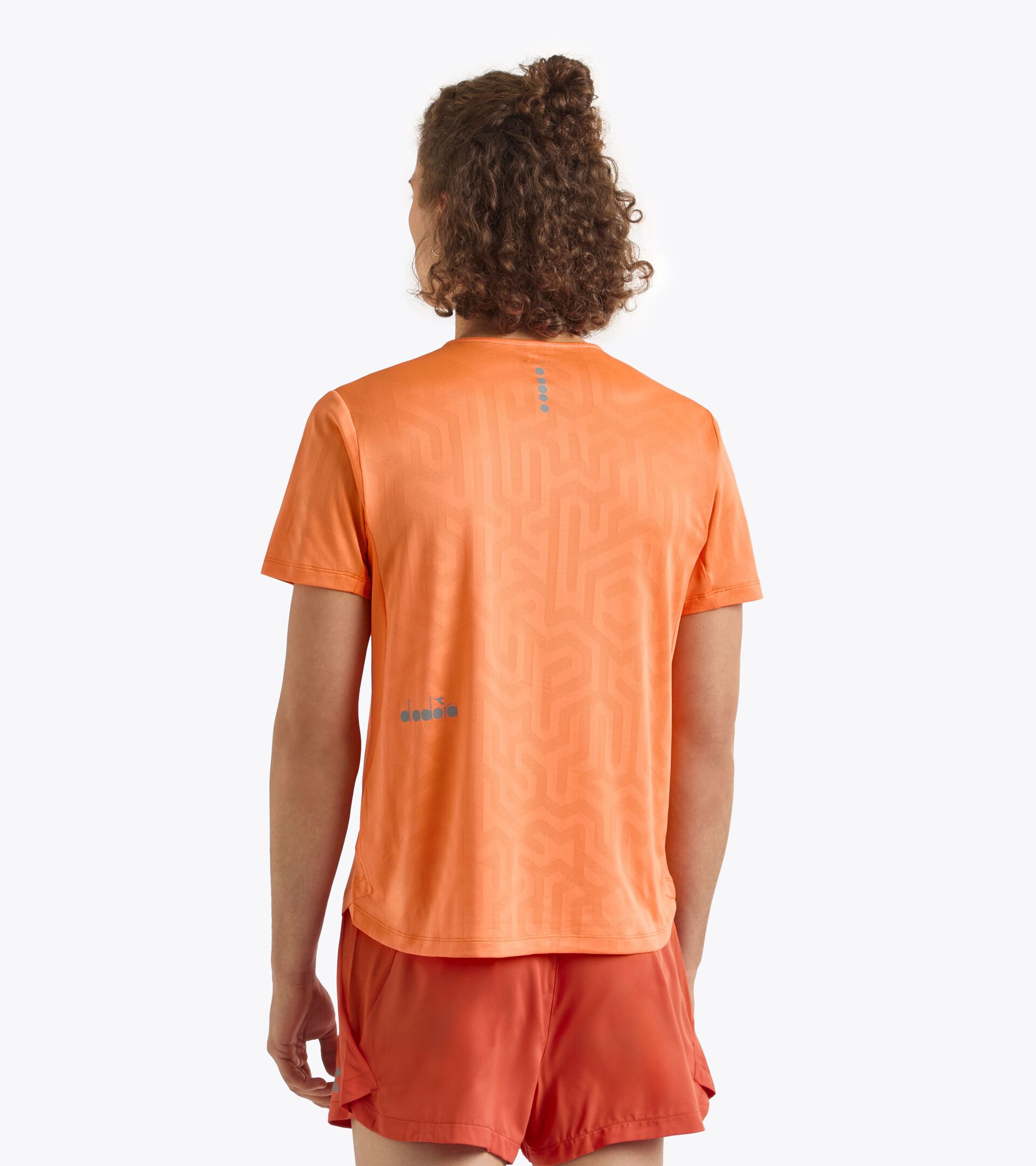 T-shirt de running - Tissu léger Coolcore - Homme
 SUPER LIGHT SS T-SHIRT NECTARINE - Diadora