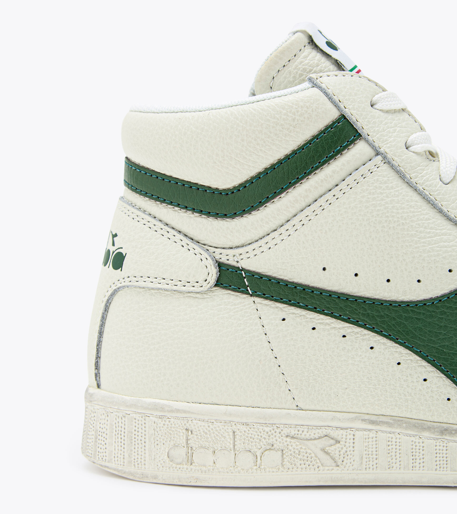 Sporty sneakers - Unisex GAME L HIGH WAXED WHITE/FOGLIAGE GREEN - Diadora