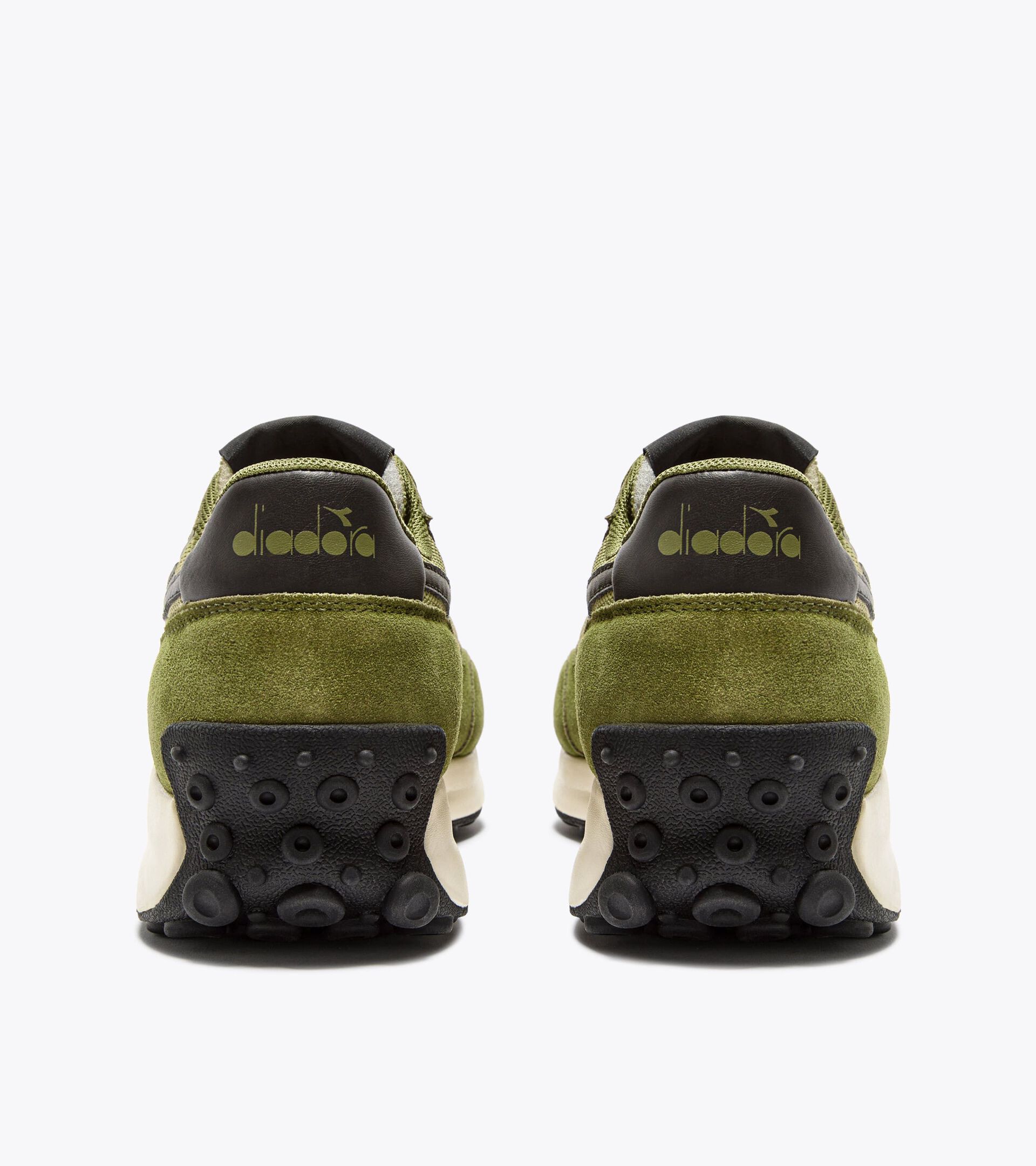 Sporty sneakers - All-Gender RACE NY GREEN MIMETIC - Diadora