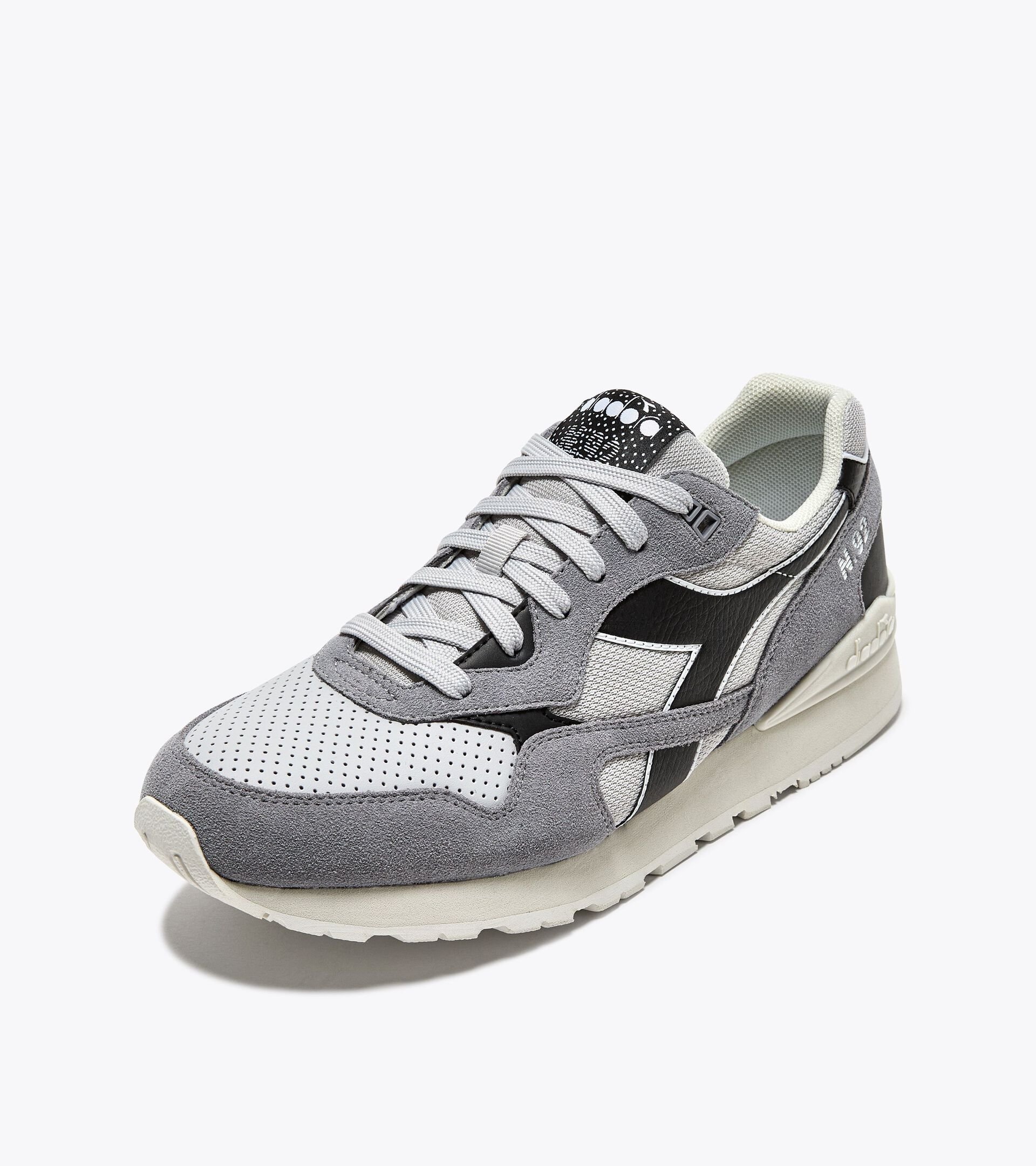 Zapatilla deportiva - Para todos los géneros N.92 ADVANCE GRIS COHETE - Diadora