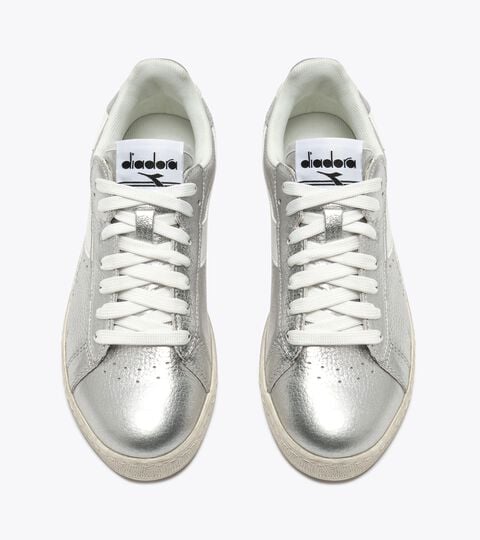 Sneakers r&eacute;tro-tennis profil bas - Femme
 GAME LOW AURA WN ARGENT - Diadora