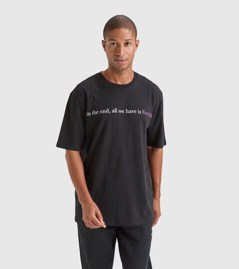 Camiseta de algodón Throwback - Unisex T-SHIRT SS CLASSIC STORY RB NEGRO - Diadora