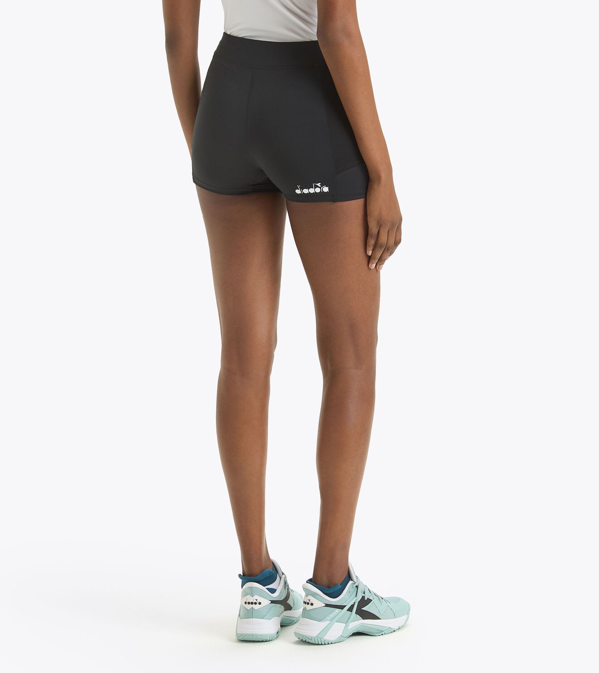Pantalones cortos de tenis - Mujer
 L. SHORT TIGHTS POCKETS NEGRO - Diadora