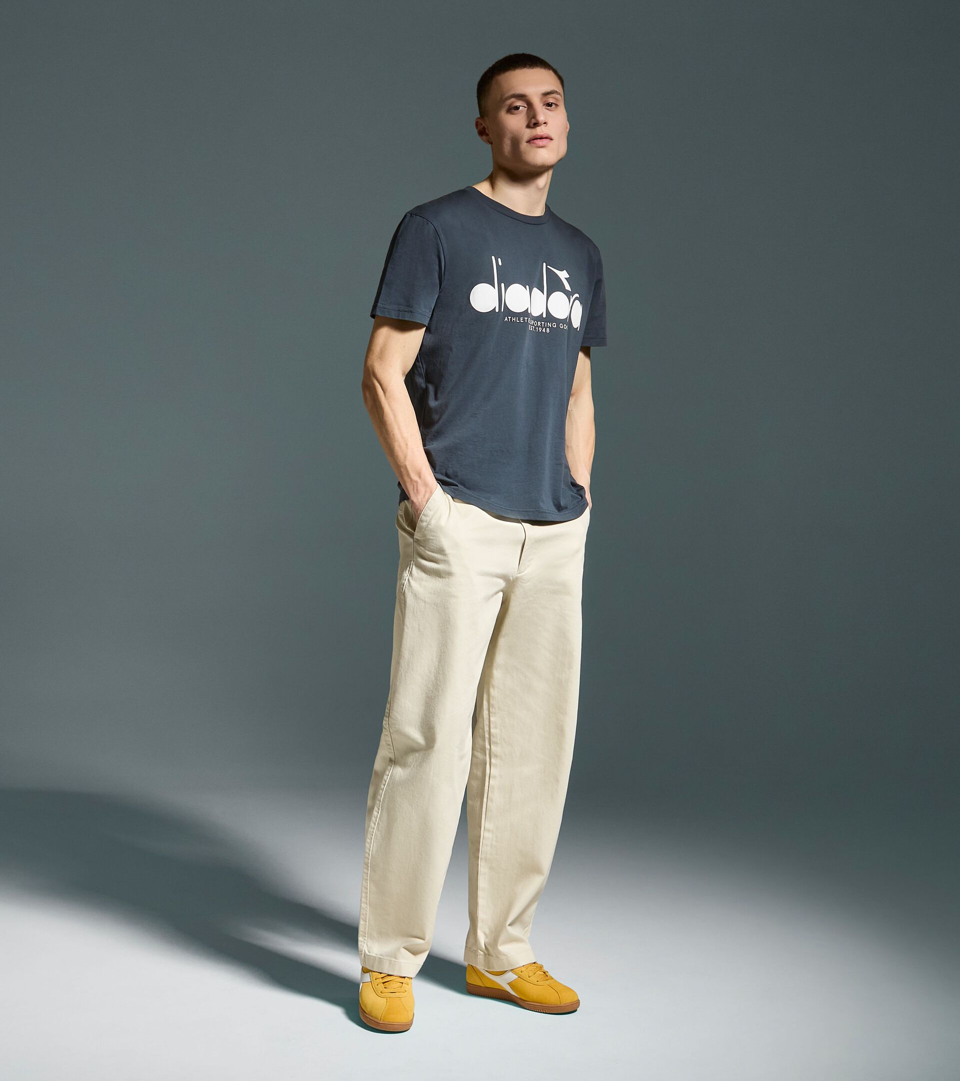 T-shirt - All-Gender
 T-SHIRT SS LOGO BLUE DENIM - Diadora