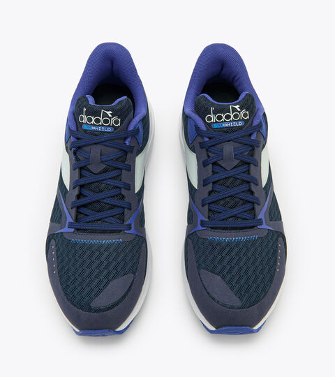 MYTHOS BLUSHIELD 8 VORTICE WIDE, BLUE CORSAIR/WHT/SURF THE WEB Running shoes - Men MYTHOS BLUSHIELD 8 VORTICE WIDE BLUE CORSAIR/WHT/SURF THE WEB - Diadora
