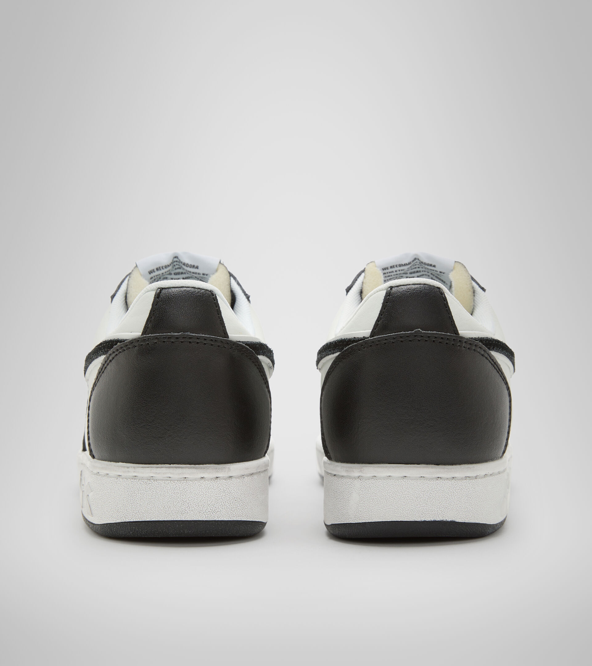Sports shoes - Men  MAGIC BASKET LOW ICONA LEATHER BLACK /WHITE - Diadora