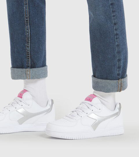RAPTOR LOW GS, WEISS/ARGENT Chaussures de sport - Jeunes 8-16 ans RAPTOR LOW GS WEISS/ARGENT - Diadora