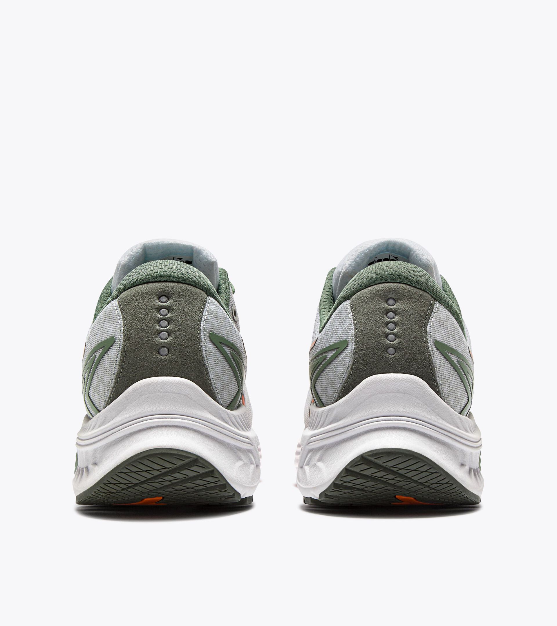 Zapatilla de running - Amortiguación y protección - Hombre MYTHOS BLUSHIELD 10 VORTICE BLANCO/VERDE ICEBERG - Diadora