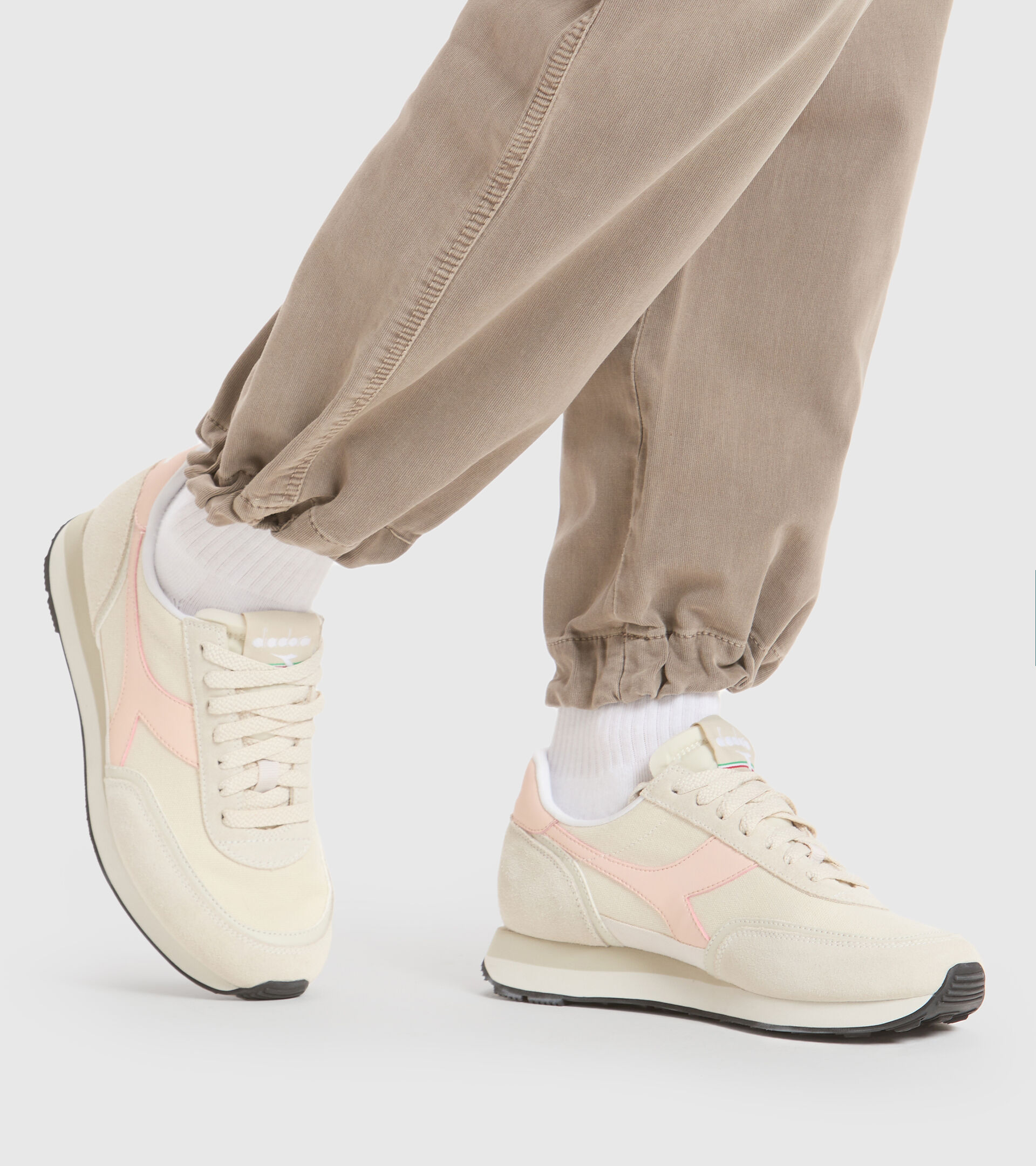 Sports shoe - Women KOALA REPLICANT WN BEIGE ALABASTER - Diadora