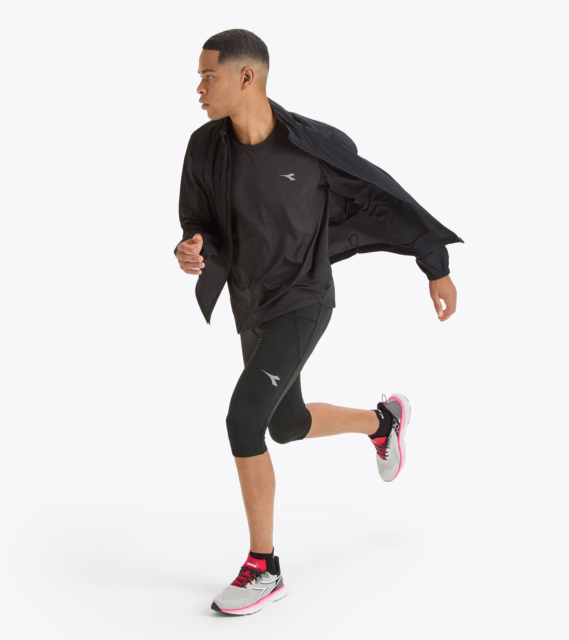 Packable windproof running jacket  - Men’s PACKABLE WIND JACKET BLACK - Diadora