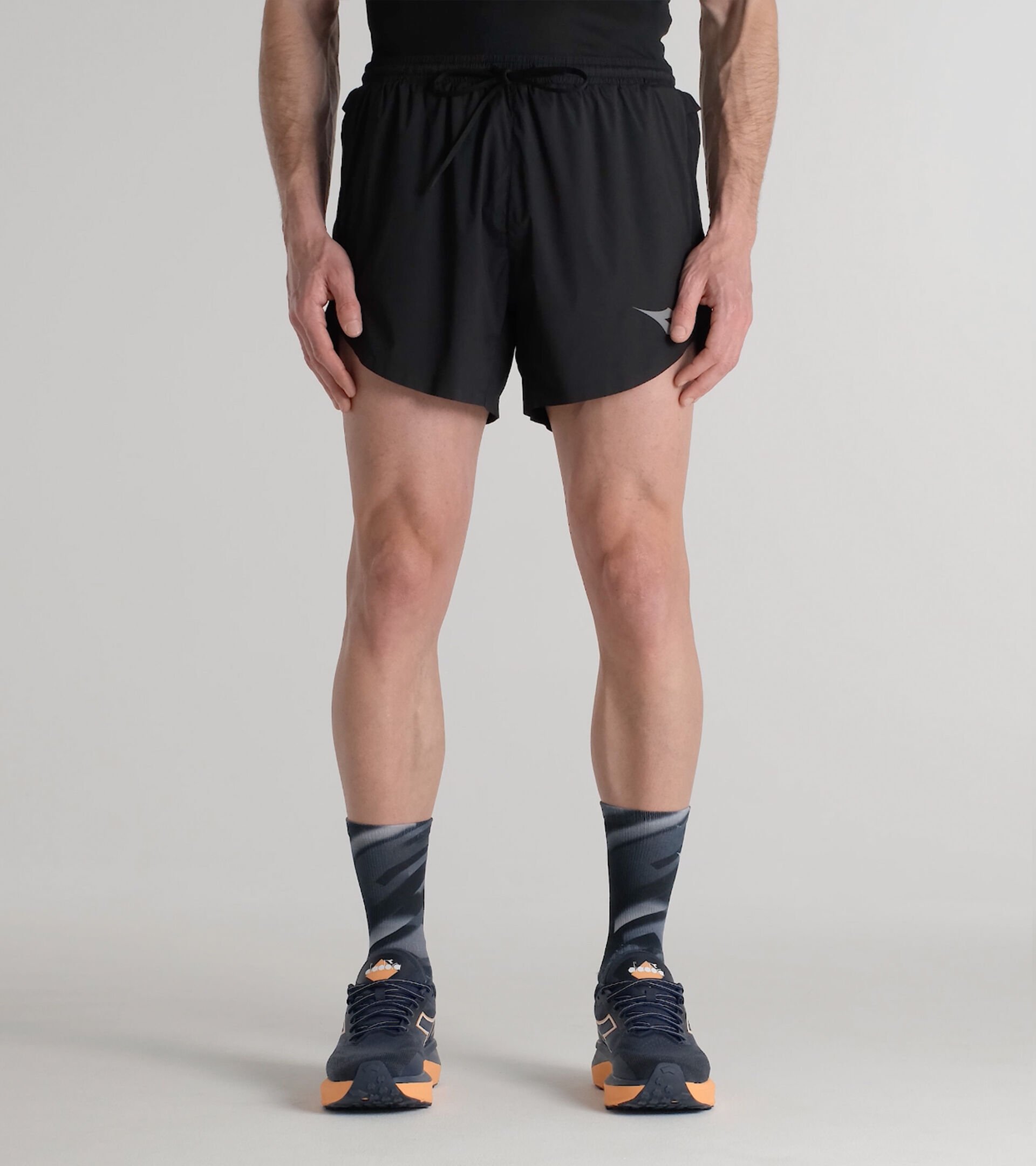 FIBRAZERO 5&rsquo;&rsquo; Shorts  - Running - Men&rsquo;s SHORTS 5 SUPER LIGHT FIBRAZERO BLACK - Diadora