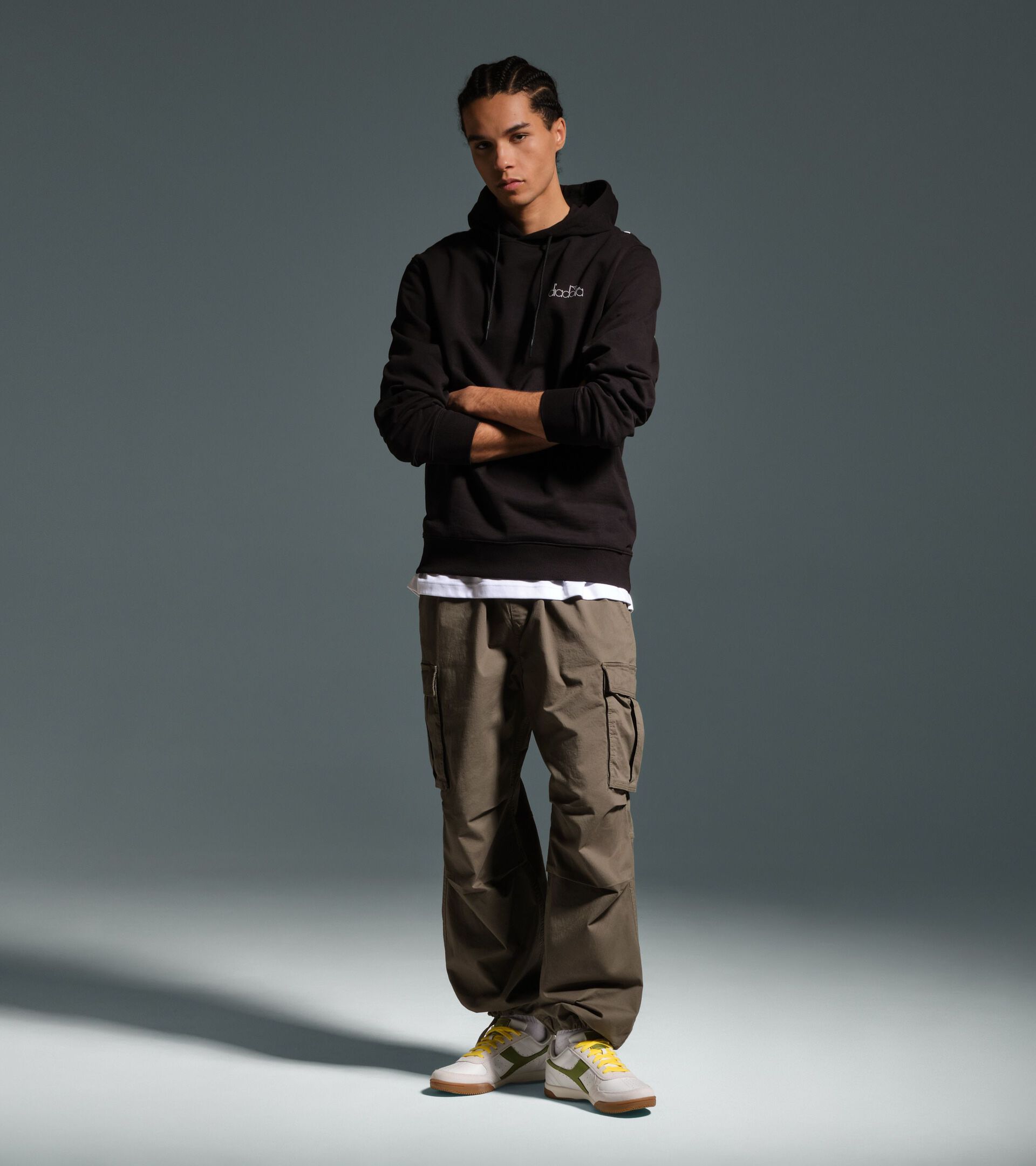 Sudadera con capucha Logo - Para todos los g&eacute;neros
 HOODIE LOGO EXC. NEGRO - Diadora