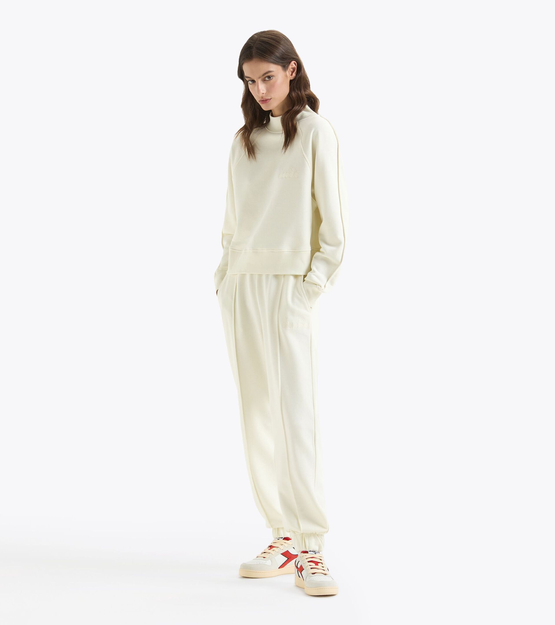 Sweatshirt - Women L. SWEATSHIRT CREW ATHL. LOGO BUTTER WHITE - Diadora