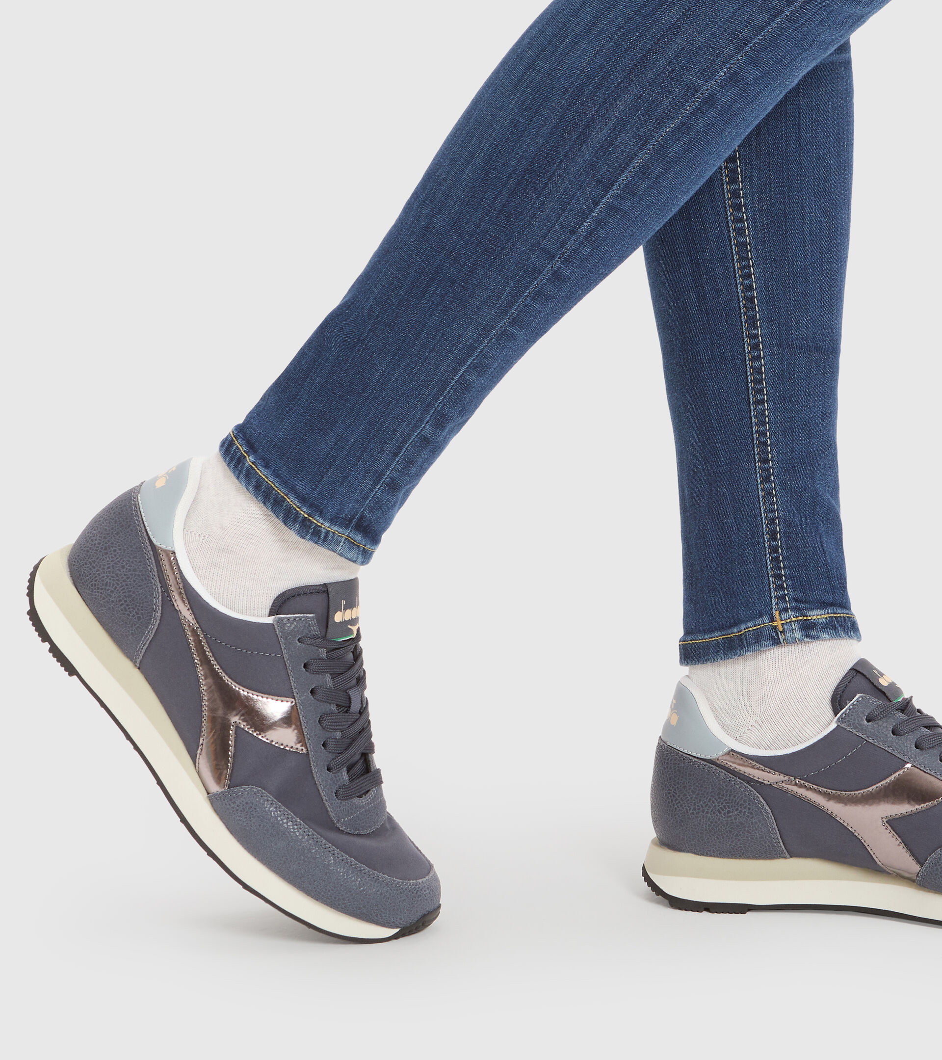 Sports shoe - Women KOALA ICONA GLOSSY WN INK BLUE - Diadora