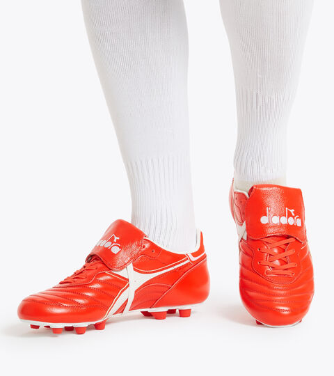 BRASIL ITALY LT+ MDPU, FLUO RED/WHITE Footwear Sport UOMO BRASIL ITALY LT+ MDPU FLUO RED/WHITE Diadora