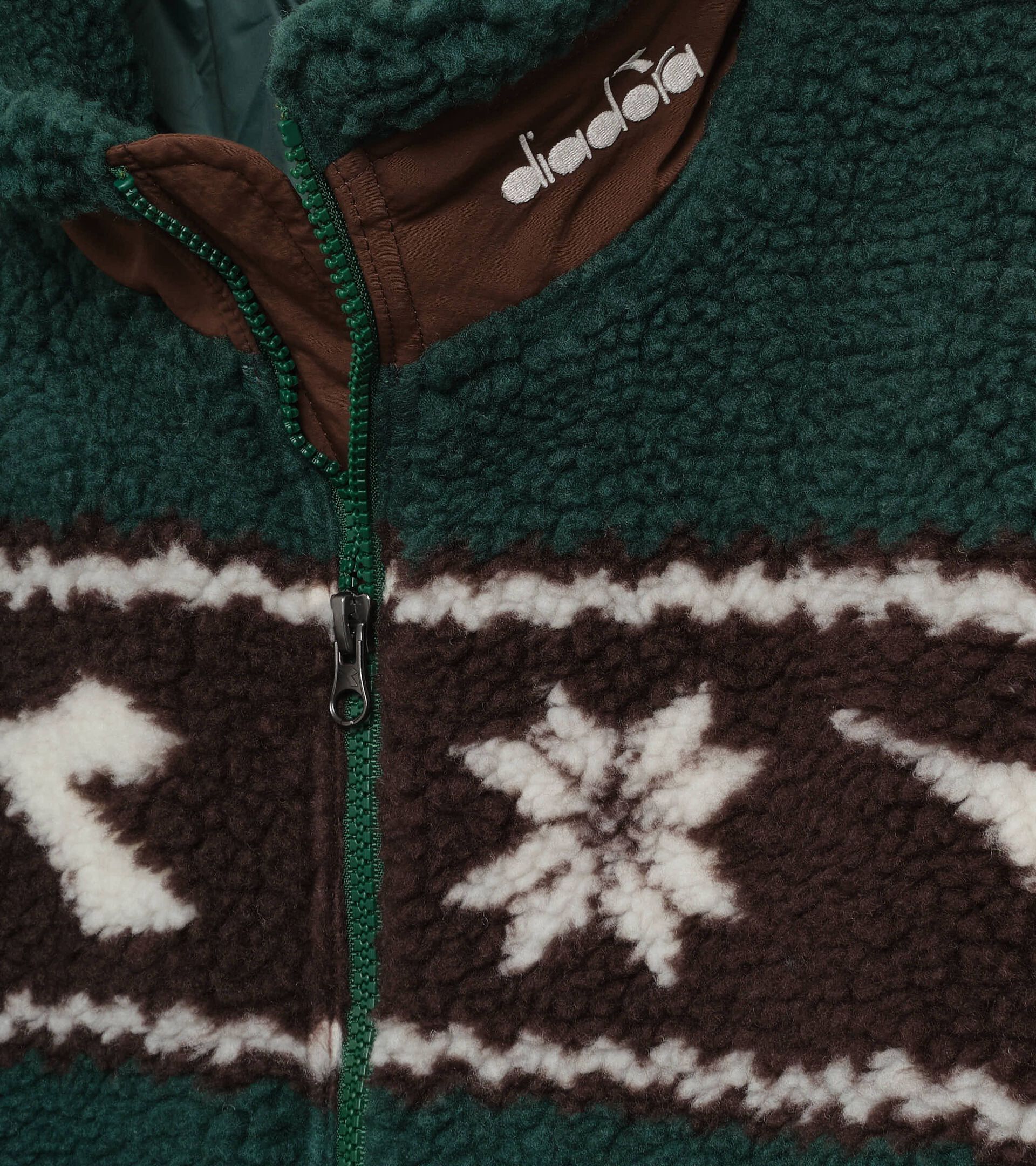 Gilet réversible en polaire - Exclusivité boutique en ligne et Store de Cortina - Femme
 REVERSIBLE POLAR FLEECE JACKET FORET PROFOND - Diadora