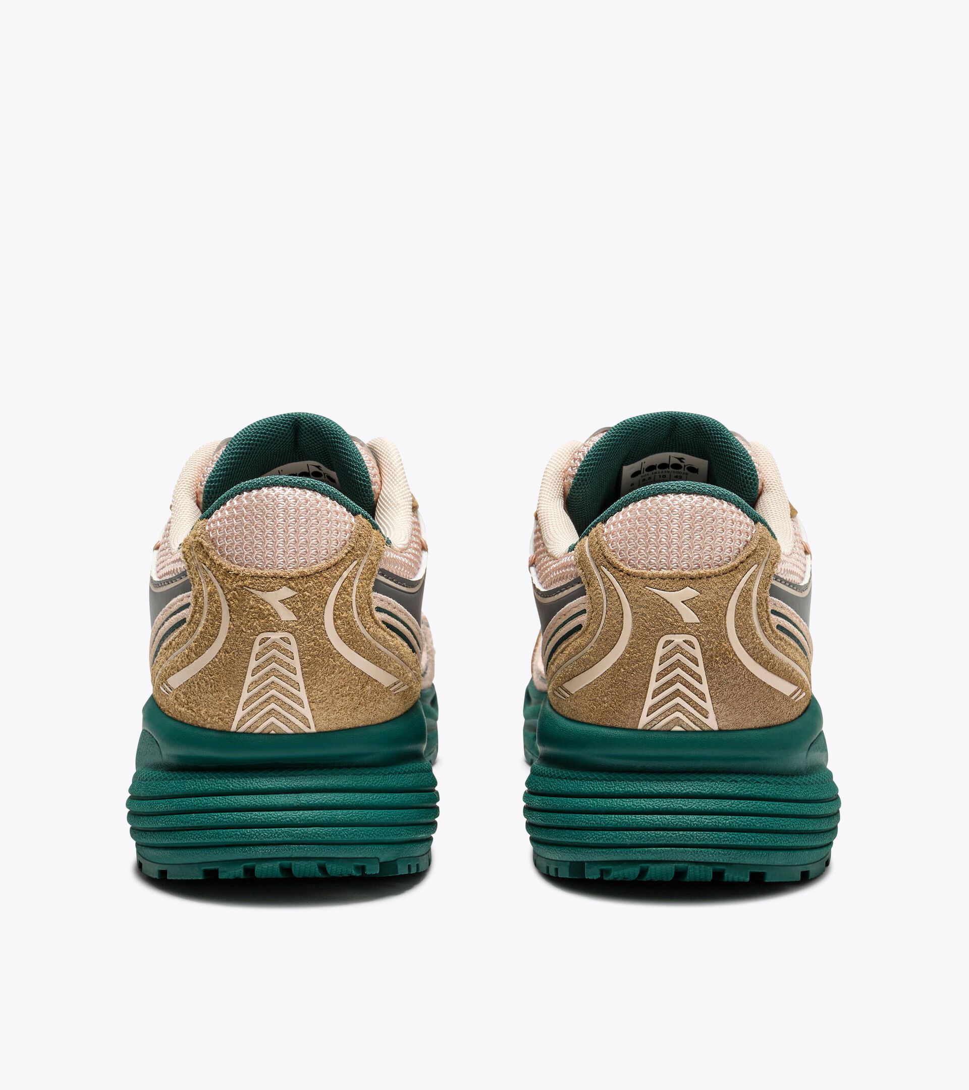 Sports sneakers - All-Gender MYTHOS STAR PINK SOFT - Diadora