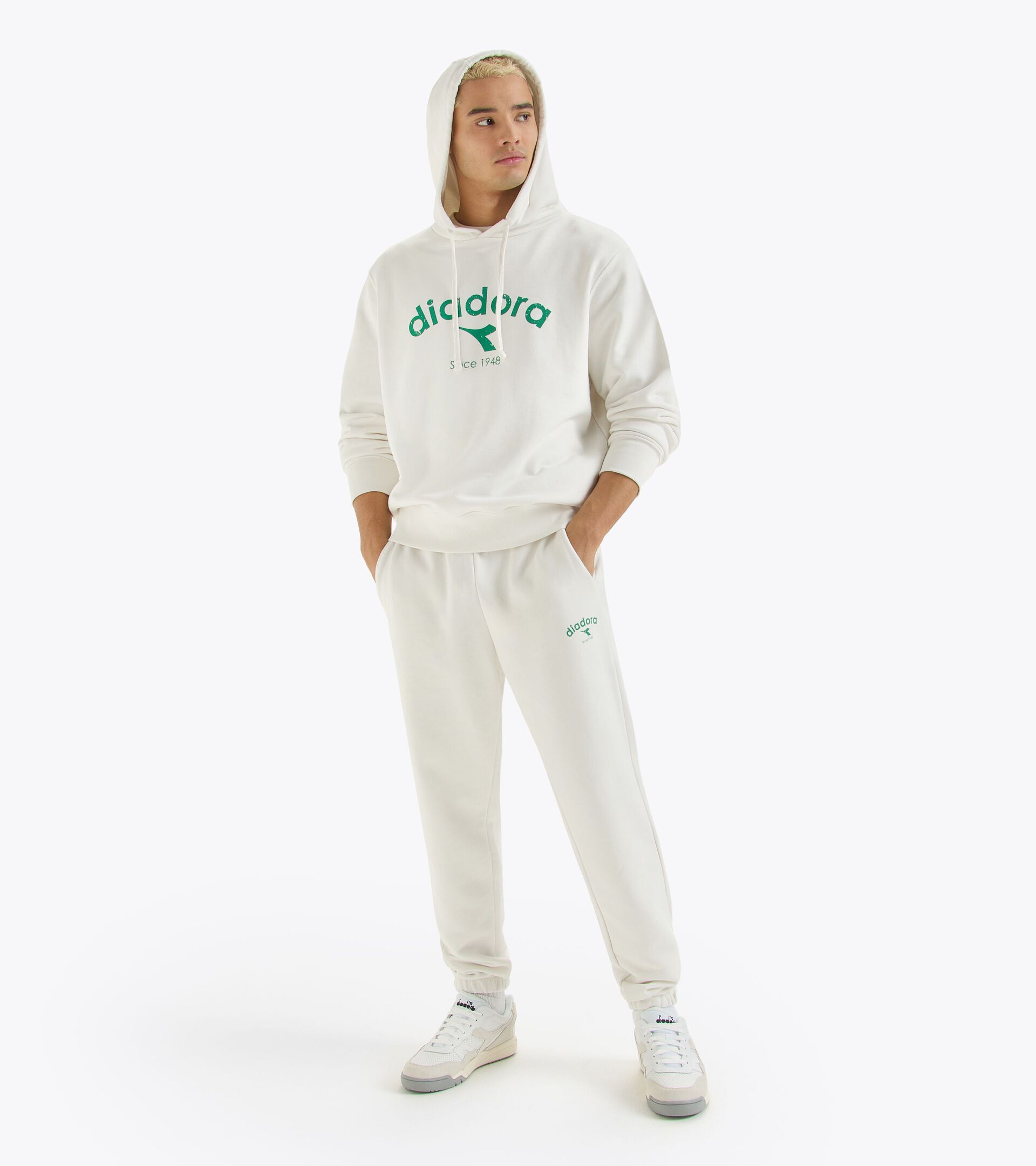 Sweatshirt mit Kapuze - genderneutral
 HOODIE ATHL. LOGO MILCH WEISS - Diadora
