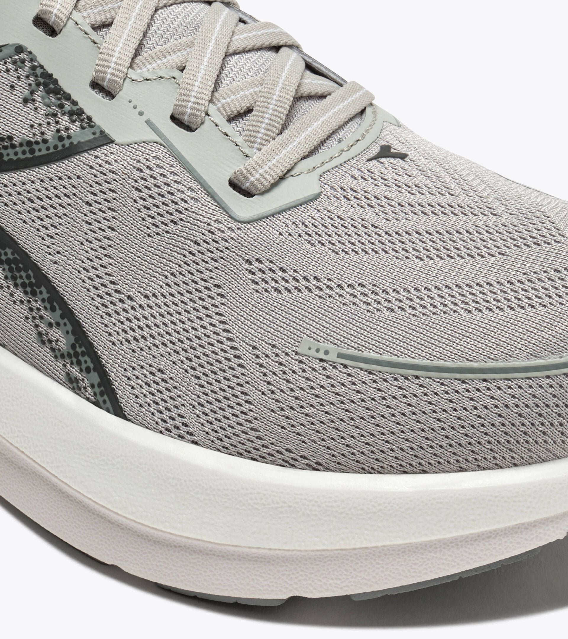 Running shoe - Stability and protection - Women&rsquo;s MYTHOS BLUSHIELD VIGORE V W SILVER /FORGED IRON - Diadora