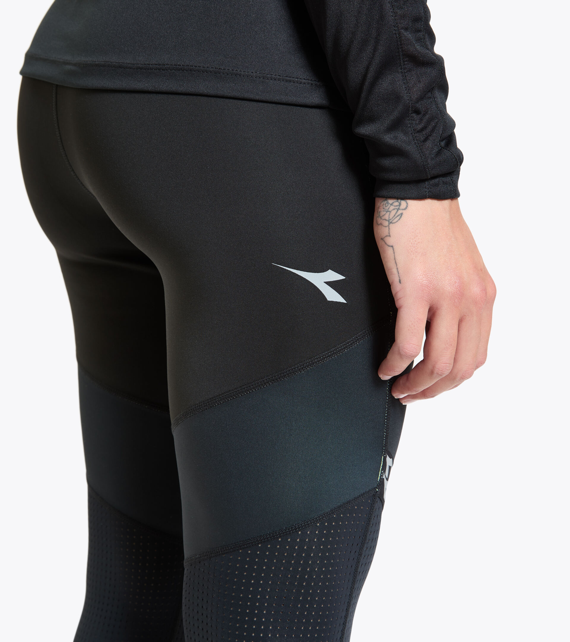 Leggings de running - Femme L. 6/8 REVERSIBLE TIGHTS BE ONE GRIS ALLIAGE - Diadora