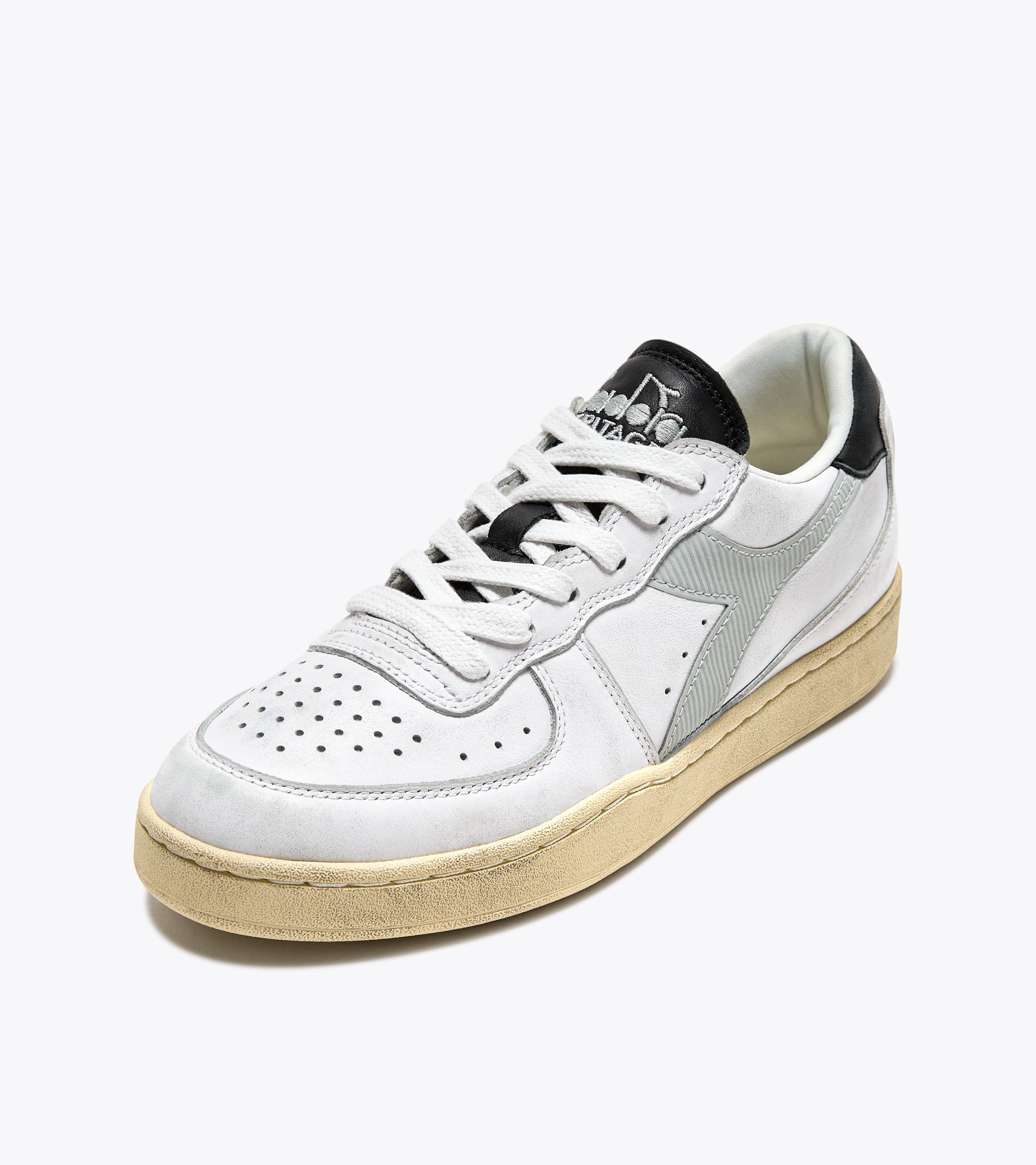 Used tennis shoes cheap