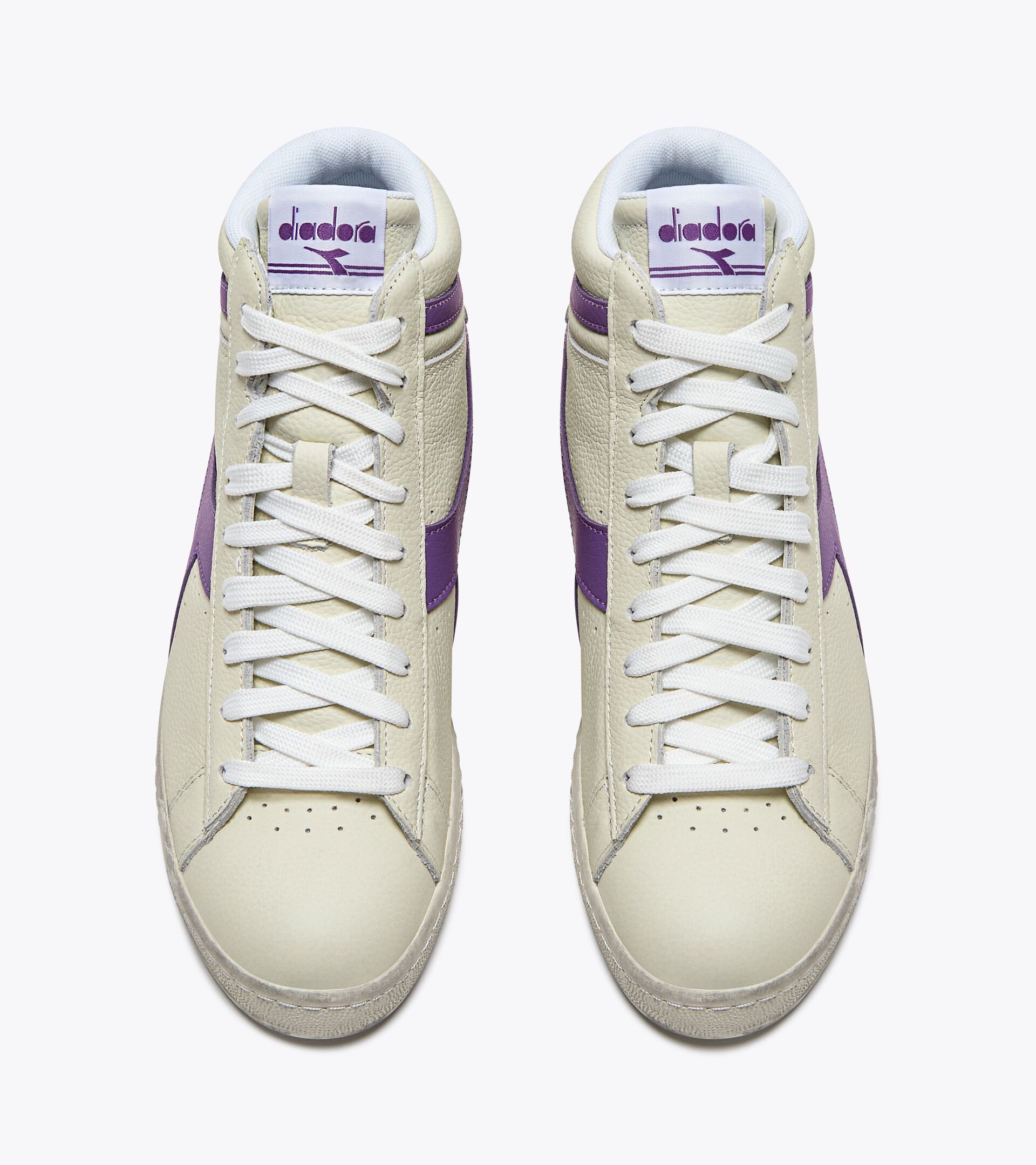 Sporty sneakers - All-Gender GAME L HIGH WAXED WHITE/VIOLET BERRY  (C6210) - Diadora